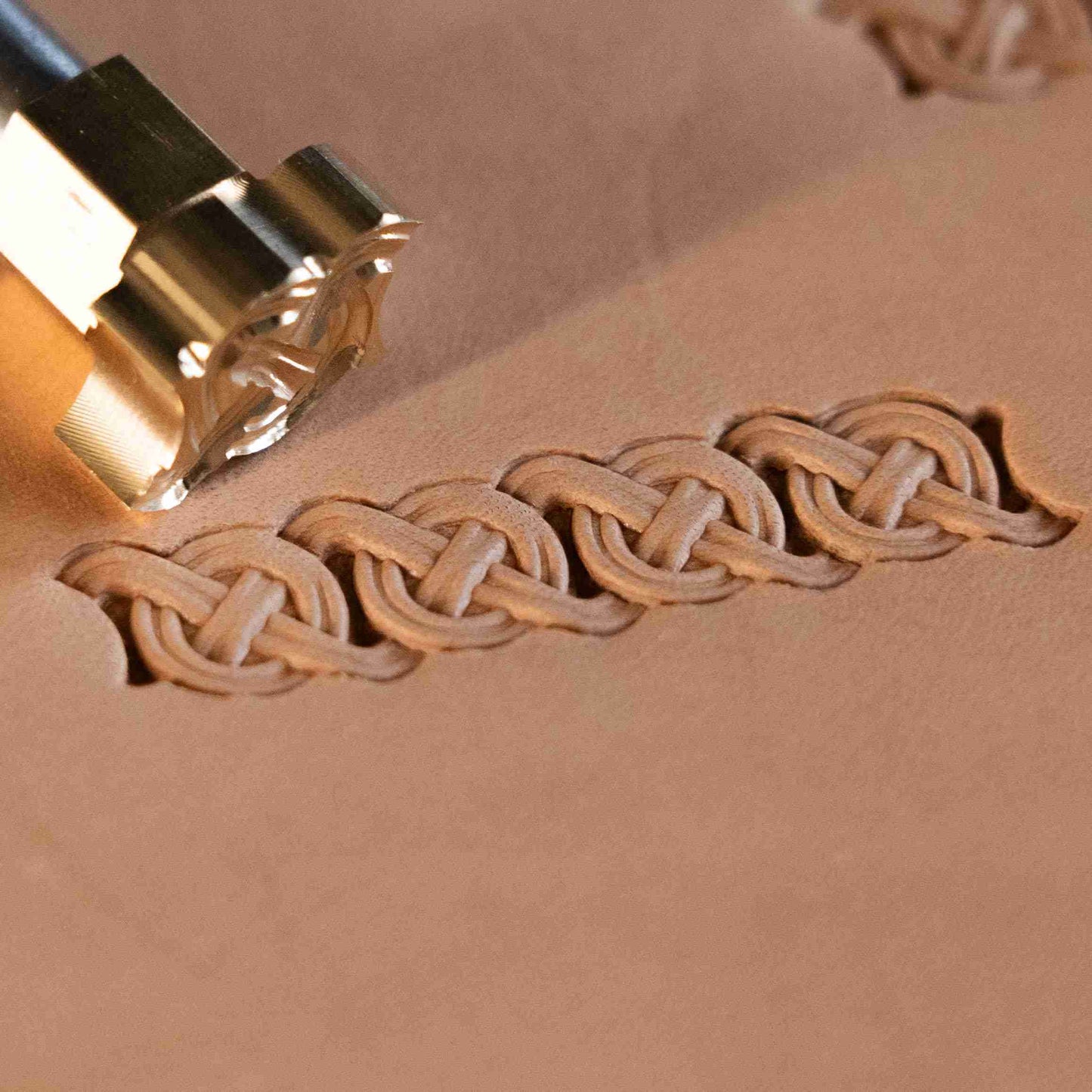LT423 Celtic Knot Leather Stamping Tool– Celtic Knot 17x12mm (2/3" x 7/15")