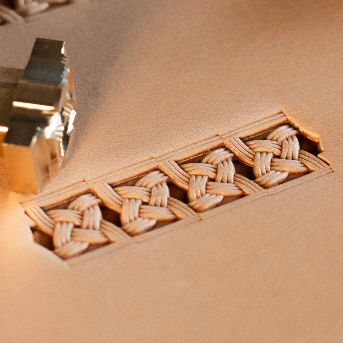 LT510 Basket Weave Leather Stamping Tool–Celtic Weave Basket Weave 14x18mm (5/9" x 5/7")