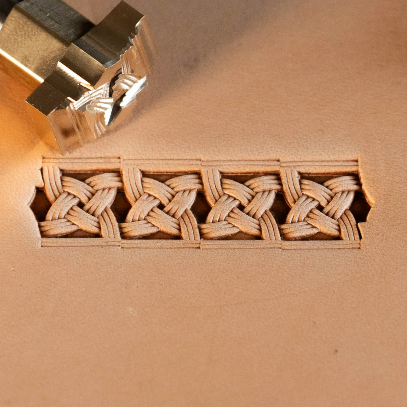LT510 Basket Weave Leather Stamping Tool–Celtic Weave Basket Weave 14x18mm (5/9" x 5/7")