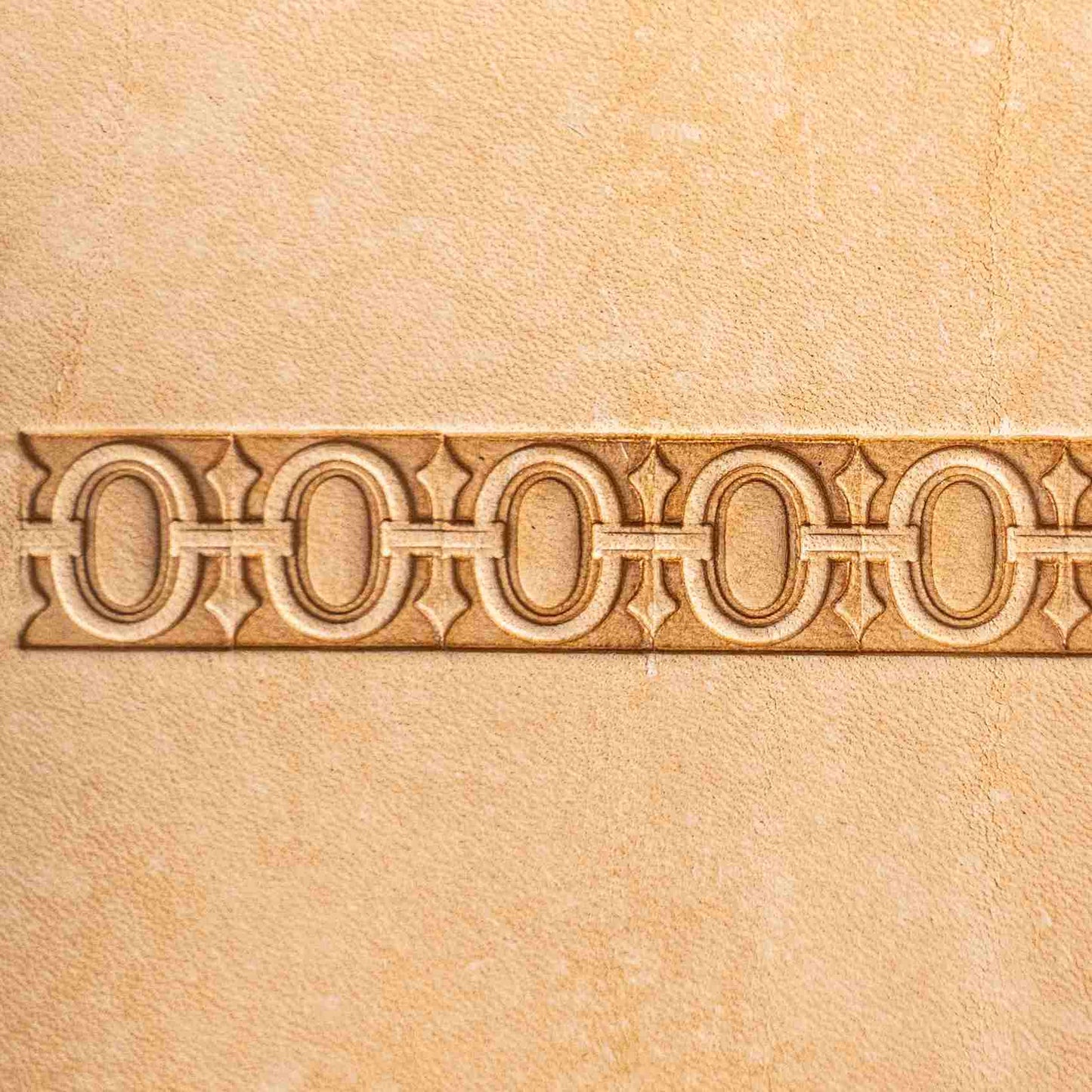 LT127 Geometric Leather Stamping Tool–Linked Circles Geometric 12x12mm (7/15" x 7/15")