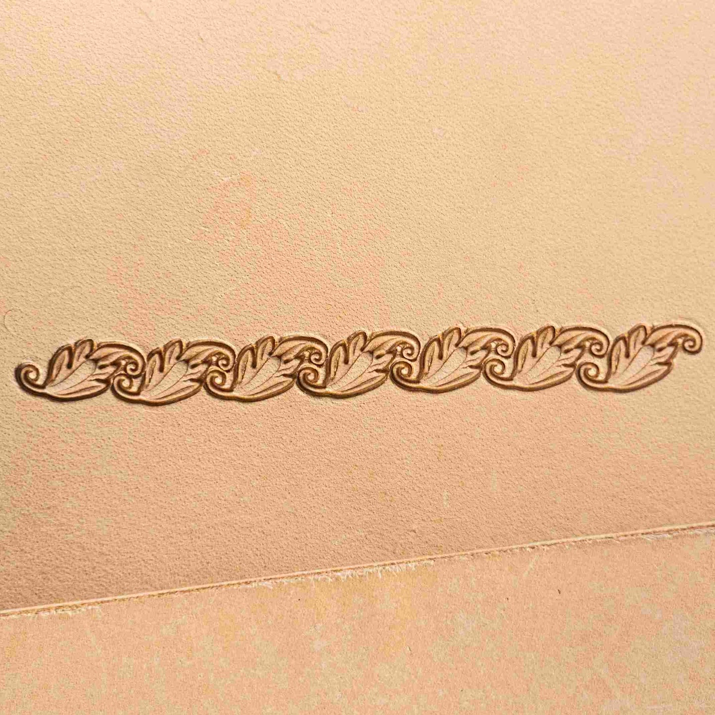 LT155 Embossed Vine Border Leather Stamping Tool– Embossed Vine Border 14x10mm (5/9" x 2/5")