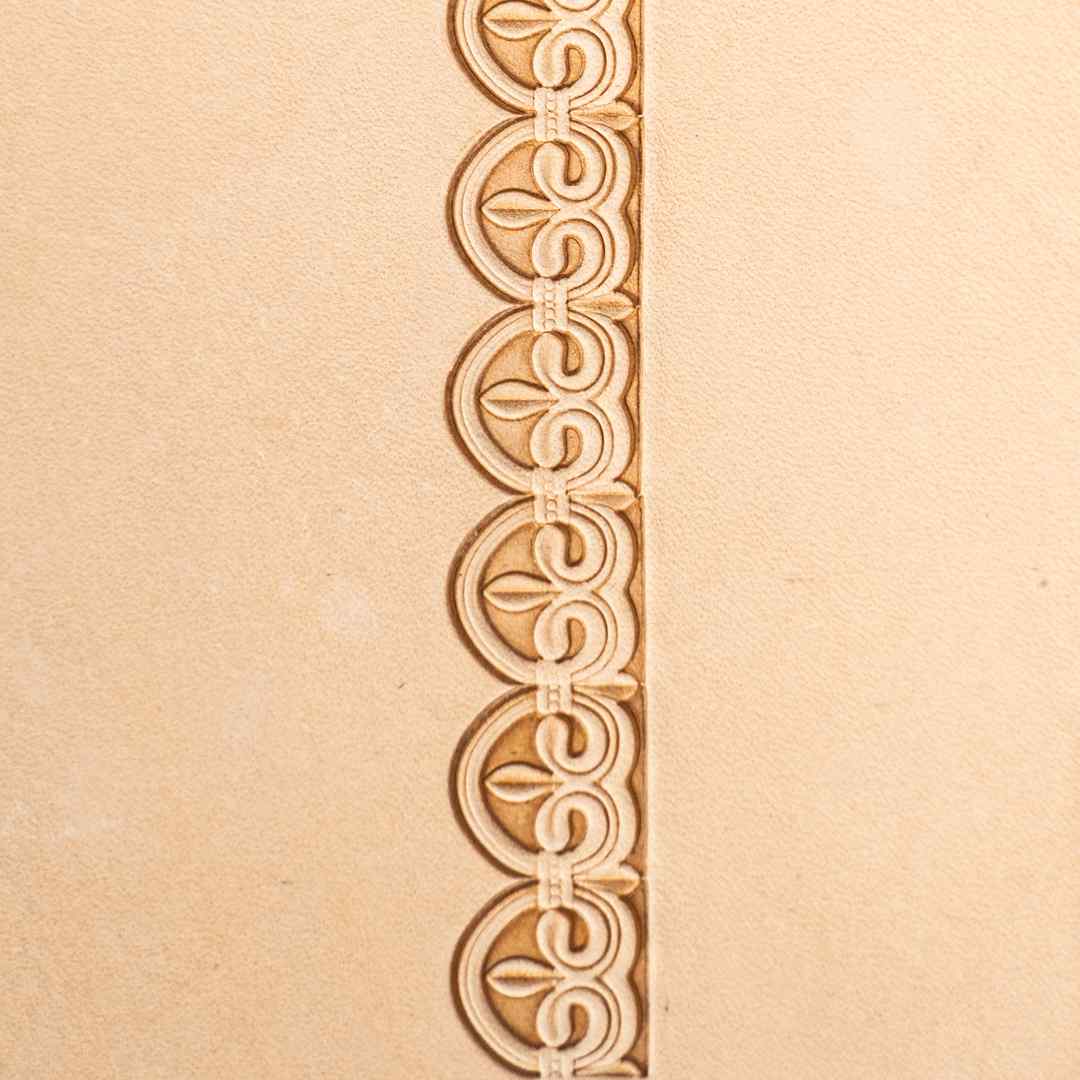 LT158 Leaf Leather Stamping Tool–Border Leaf 12x12mm (7/15" x 7/15")