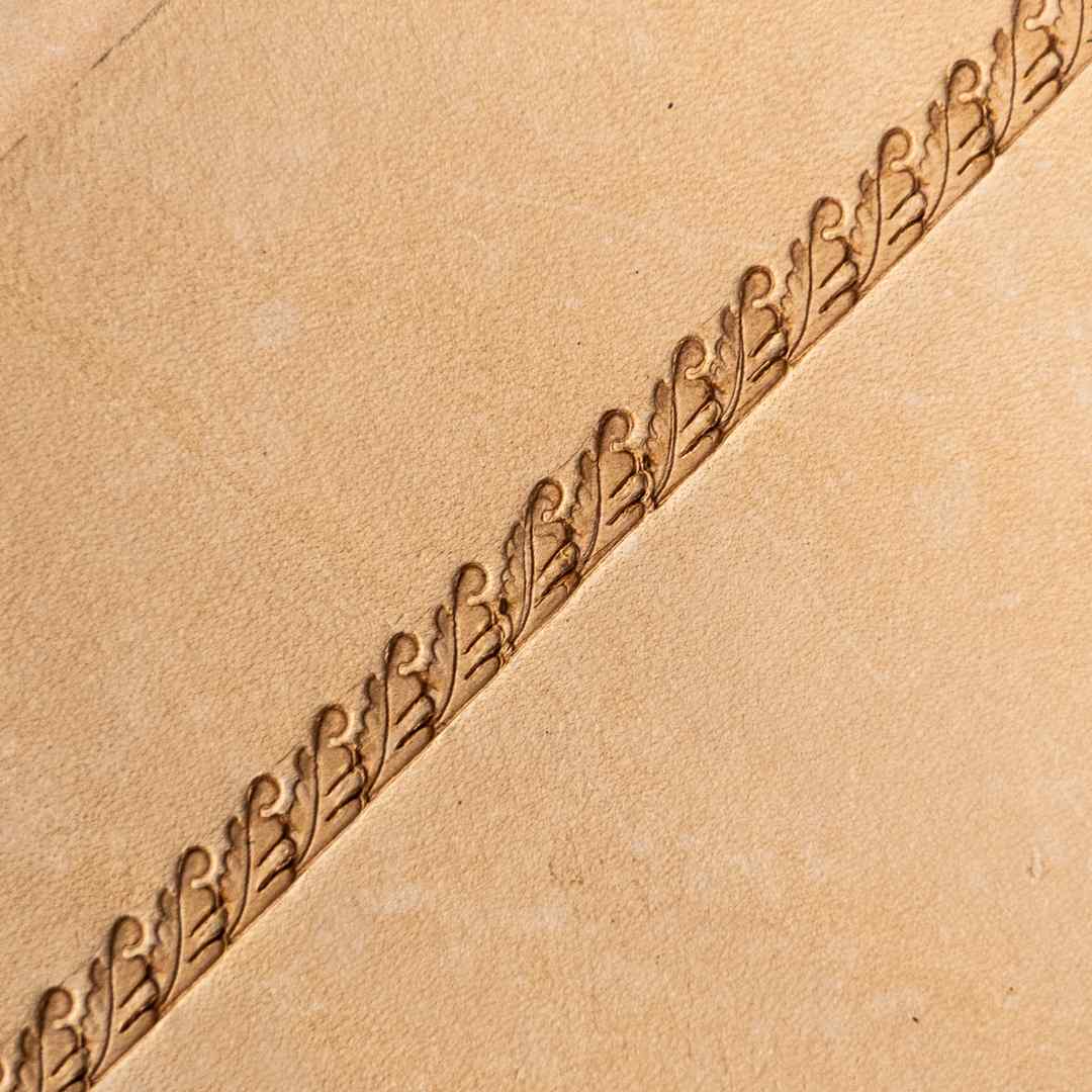 LT168 Oak Leaf Leather Stamping Tool–Border Trim Oak Leaf 14x05mm (9/16x3/16")