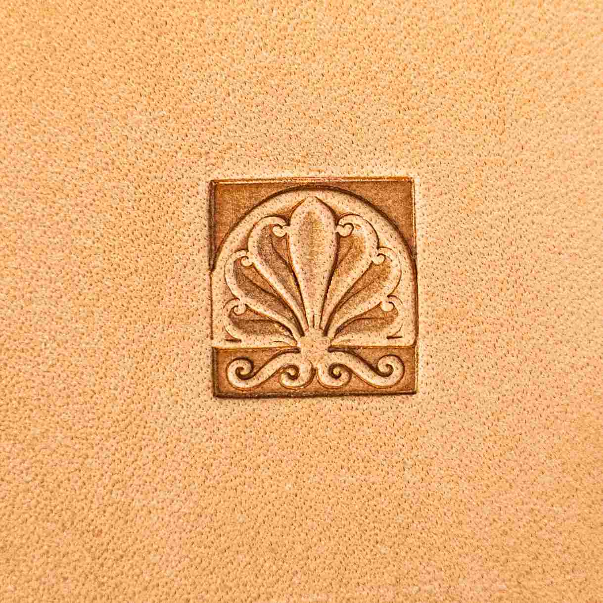 LT136 Fleur Leather Stamping Tool– Fleur 15x16mm (7/12" x 5/8")