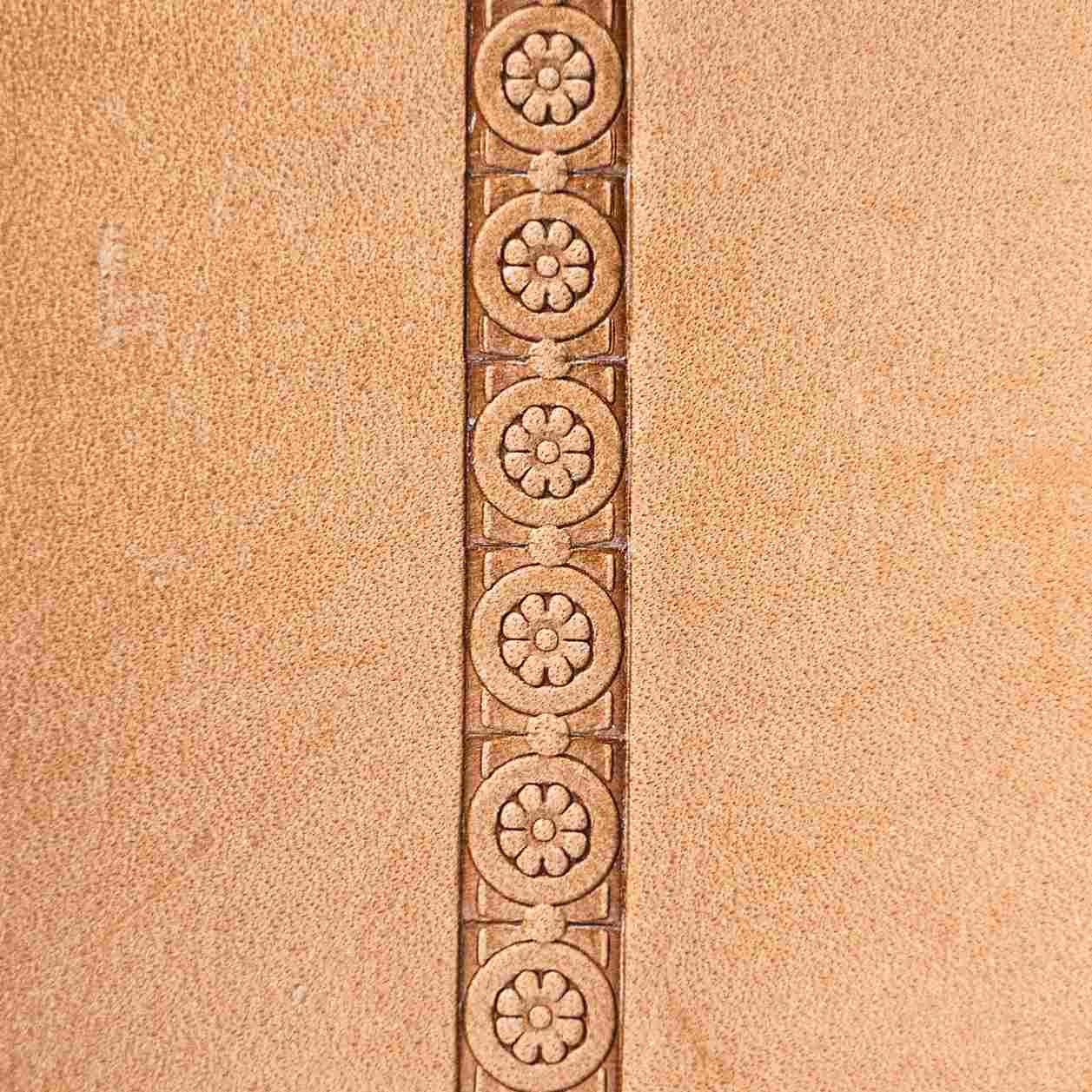 LT134 Flower Leather Stamping Tool–Circle Border Flower 11x9mm (7/16" x 5/14")