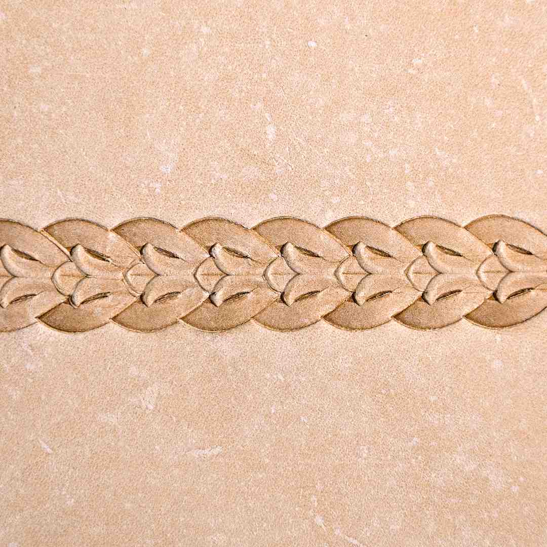 LT073 Leaf Leather Stamping Tool–Border Leaf 13x12mm (1/2"x15/32")