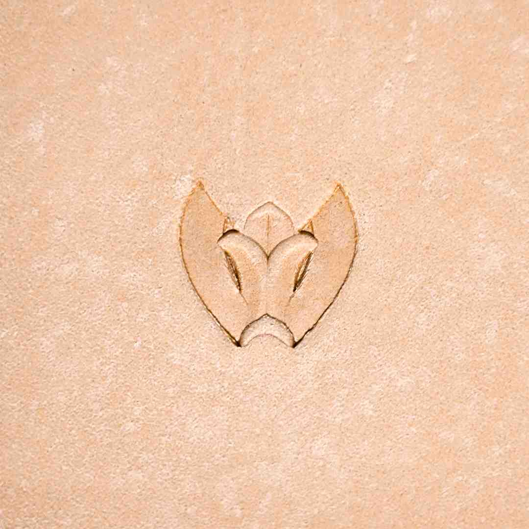 LT073 Leaf Leather Stamping Tool–Border Leaf 13x12mm (1/2"x15/32")