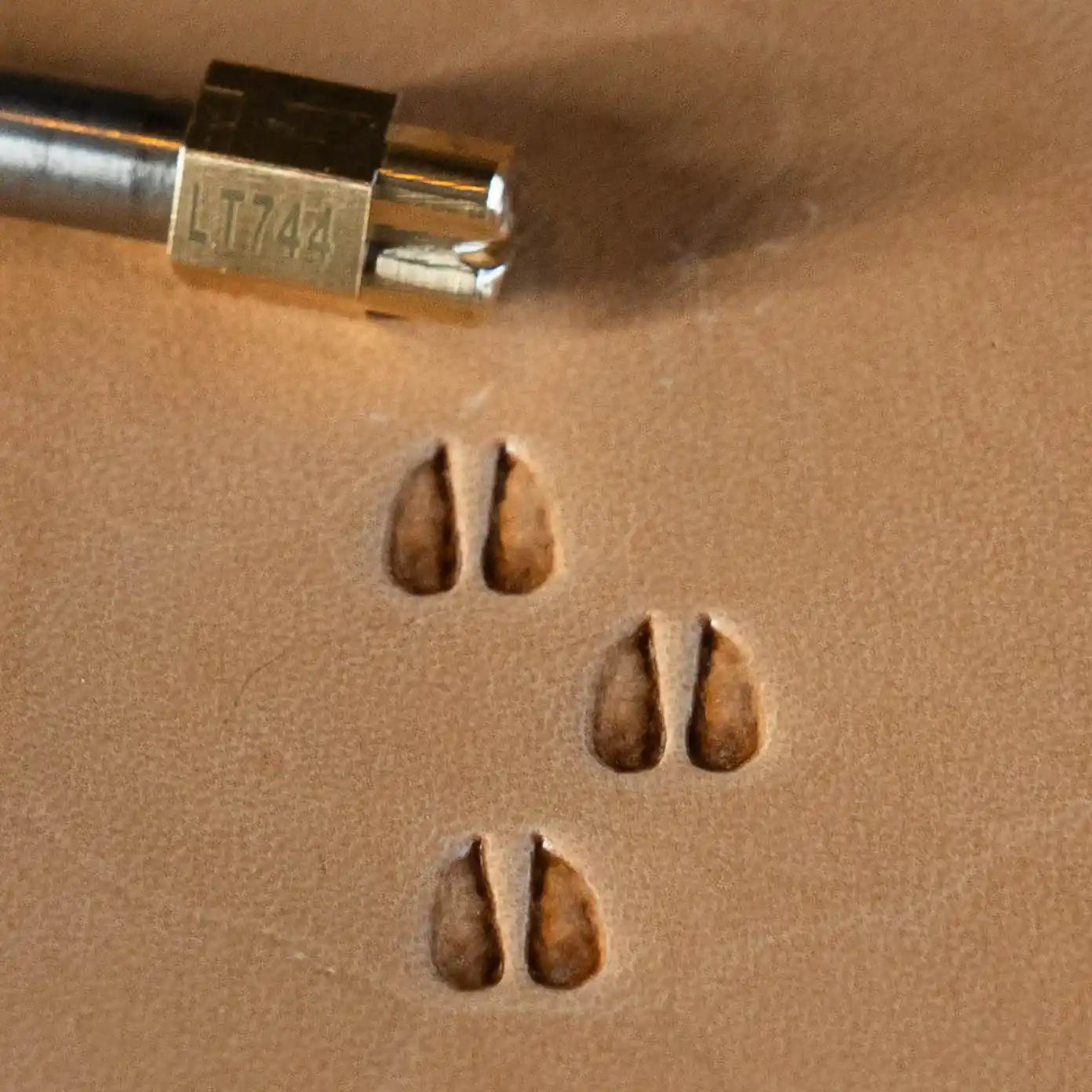LT744 Hoof Tracks Leather Stamping Tool– Hoof Tracks 09x10mm (5/14" x 2/5")