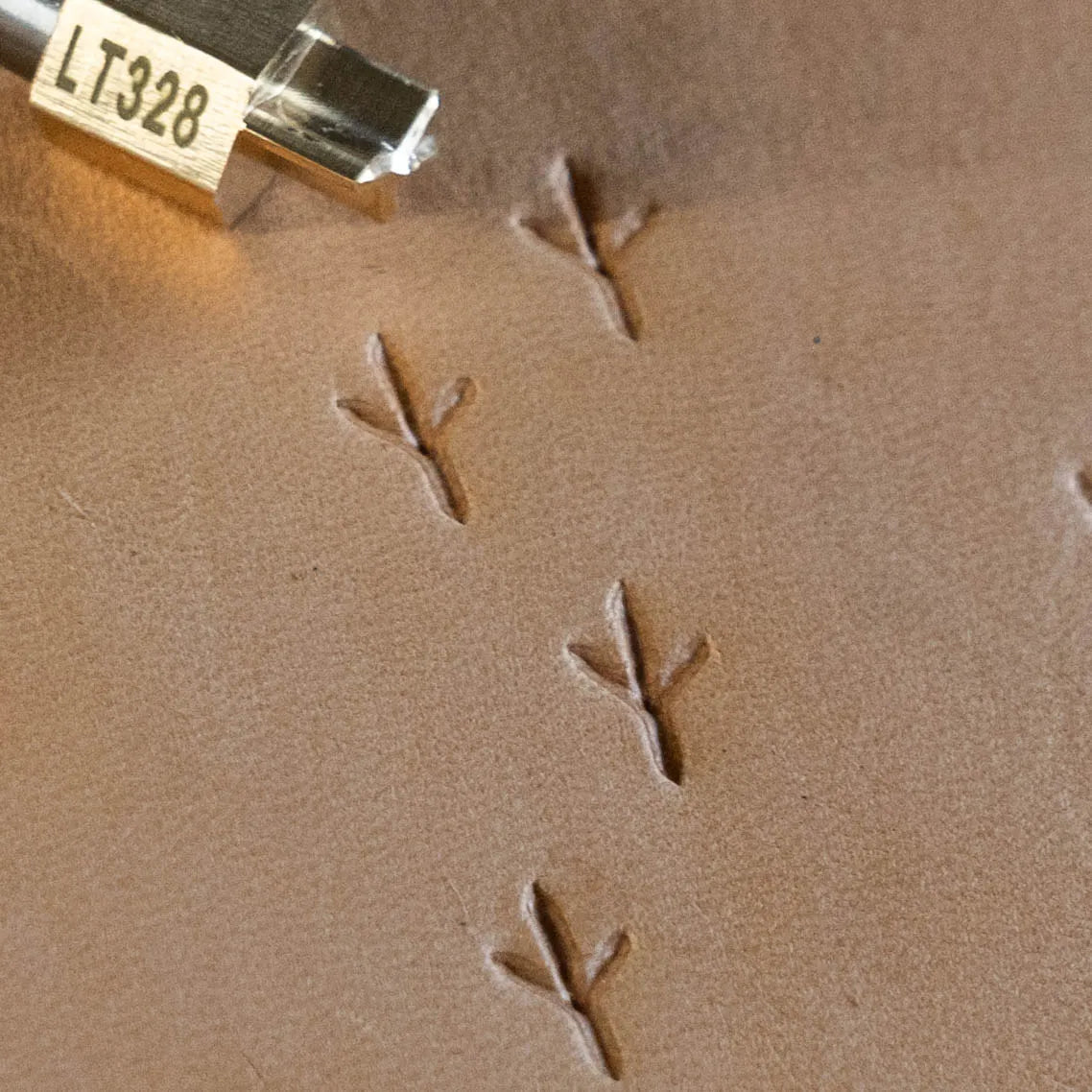 LT328 Footprint Leather Stamping Tool–Bird Track Footprint 07x11mm (3/11" x 7/16")