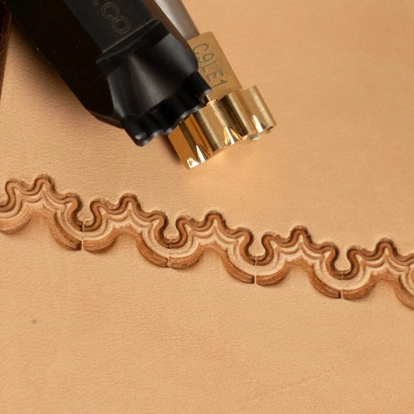 C9LE1 Decorative Brass Edge Cutter Stamp – 14x13mm