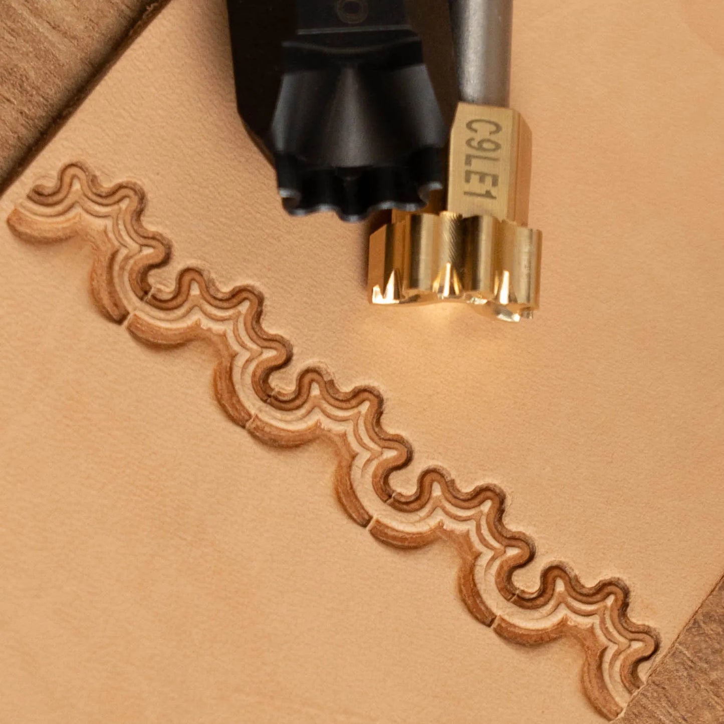 C9LE1 Decorative Brass Edge Cutter Stamp – 14x13mm