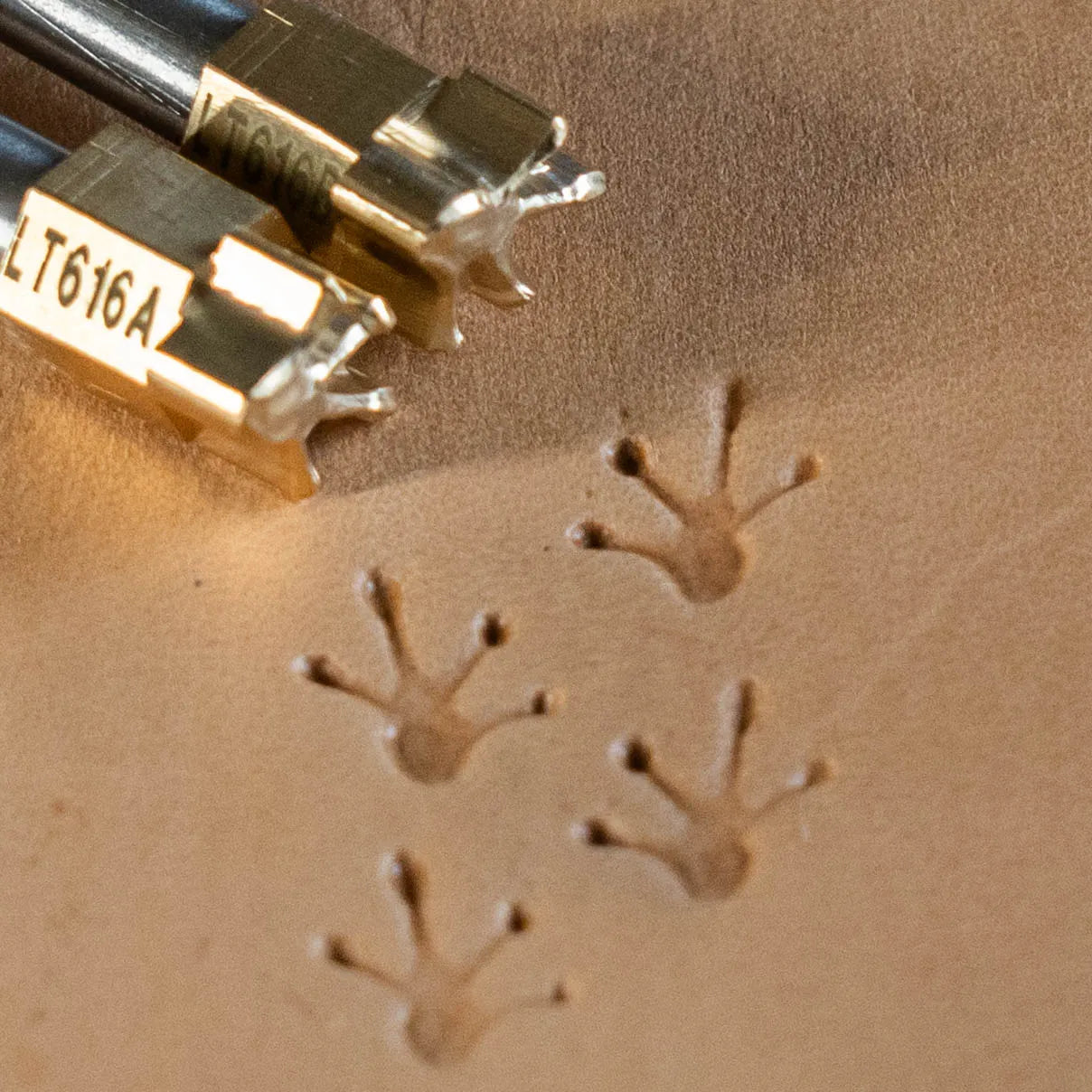 LT616A+B Footprint Leather Stamping Tool–Frog Footprint 12x15mm (7/15" x 7/12")