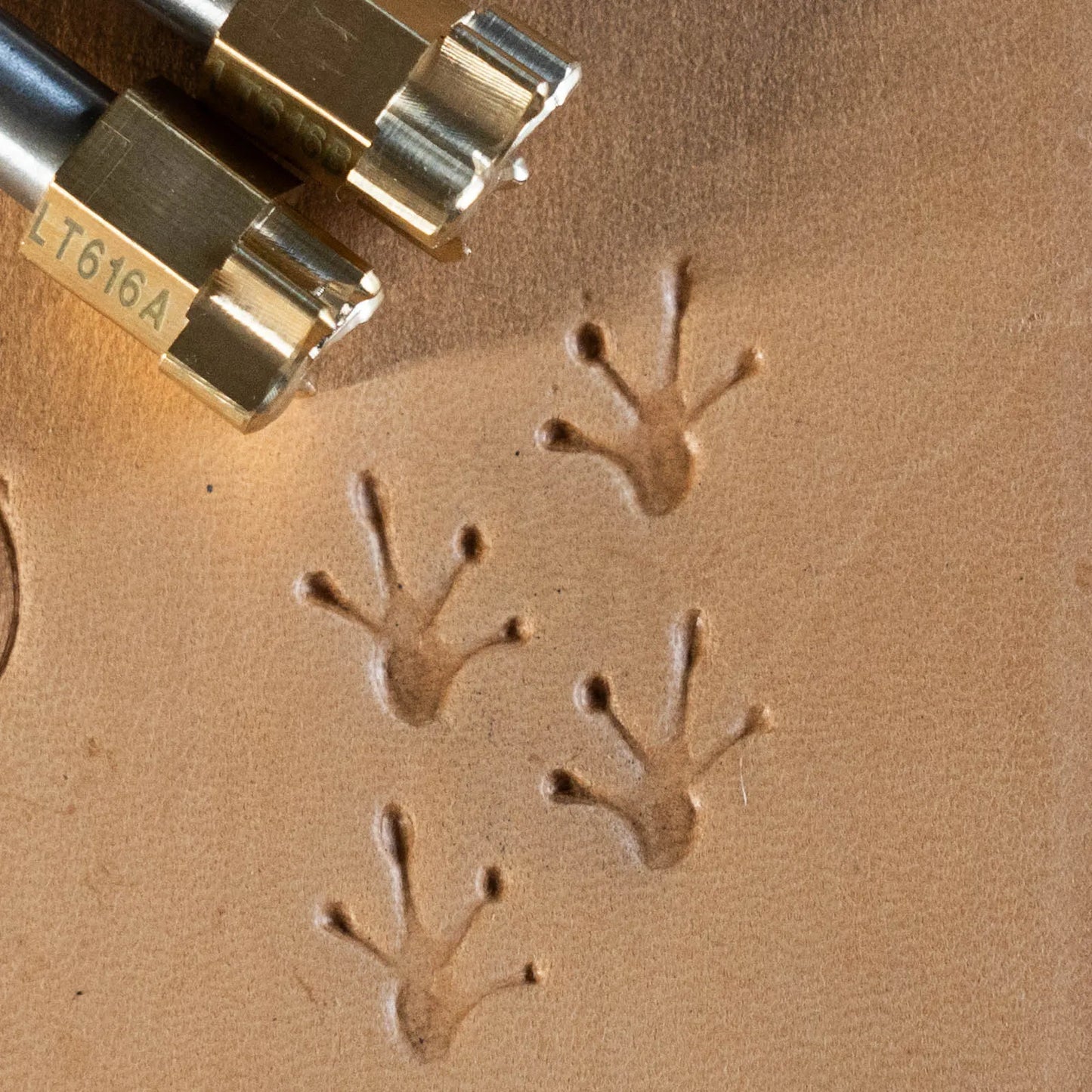 LT616A+B Footprint Leather Stamping Tool–Frog Footprint 12x15mm (7/15" x 7/12")