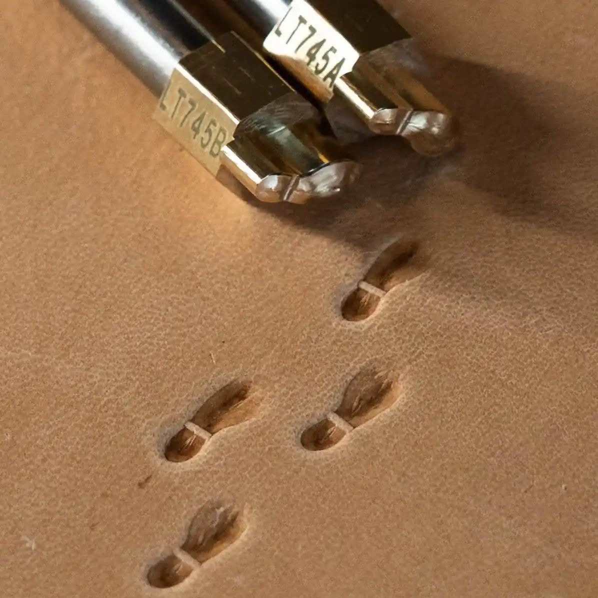 LT745A+B Footprint Leather Stamping Tool–Shoe Footprint 05x14mm (1/5" x 5/9")