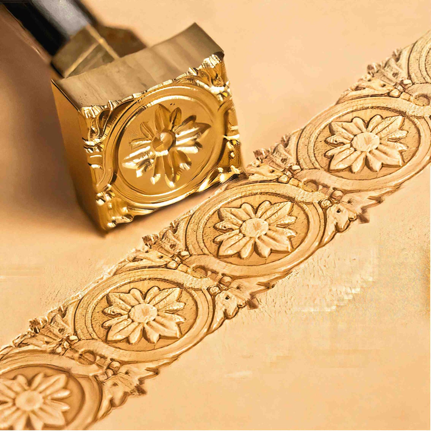 LT076 Flower Leather Stamping Tool–Ornamental Border Flower