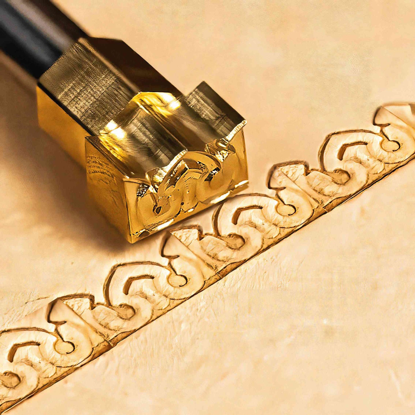 LT082 Ornate Border Leather Stamping Tool– Ornate Shape