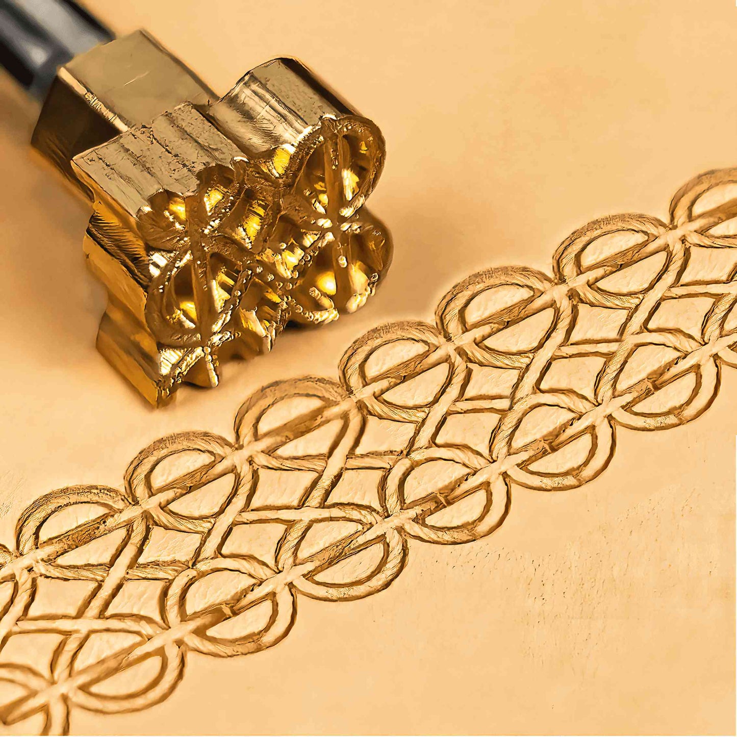 Pattern Leather Stamp – Interlocking Lines