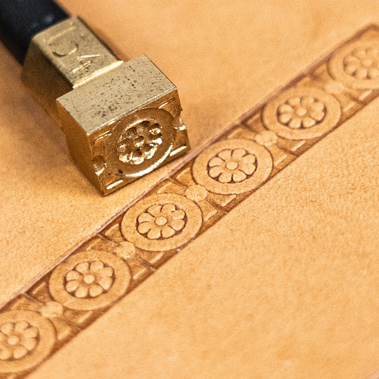 Flower Leather Stamp – Circle Border