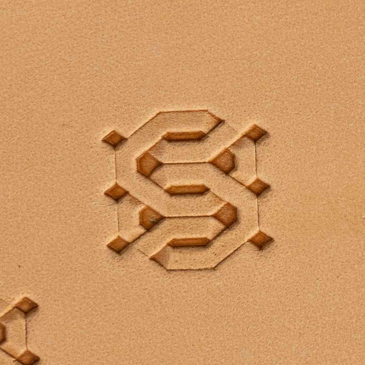 LT258 Geometric Leather Stamping Tool–Celtic Knot Geometric 17x16mm (2/3" x 5/8")