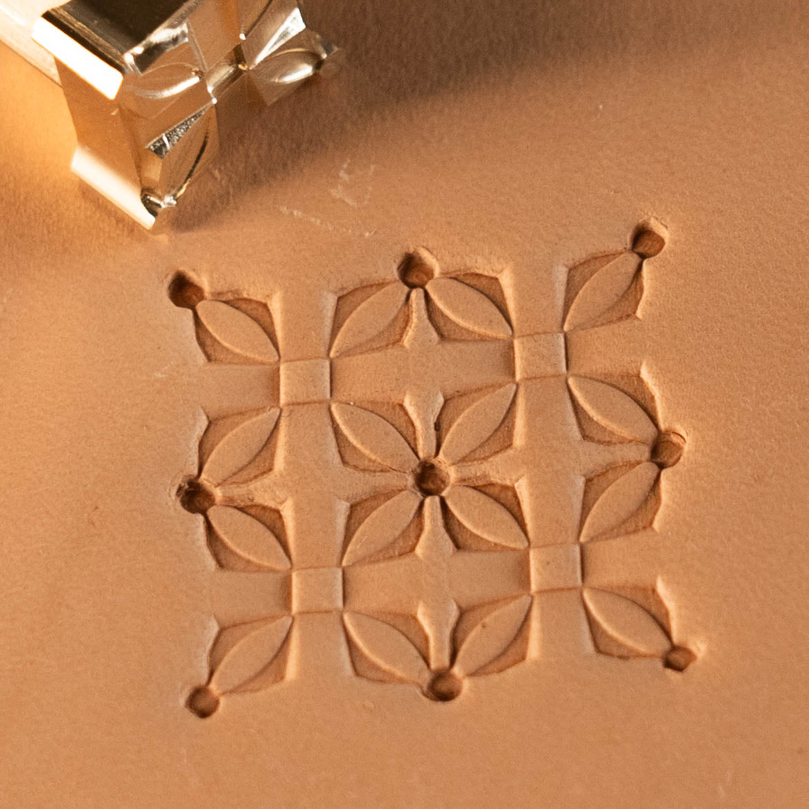 LT297 Geometric Leather Stamping Tool–Floral Grid Geometric 15x15mm (7/12" x 7/12")