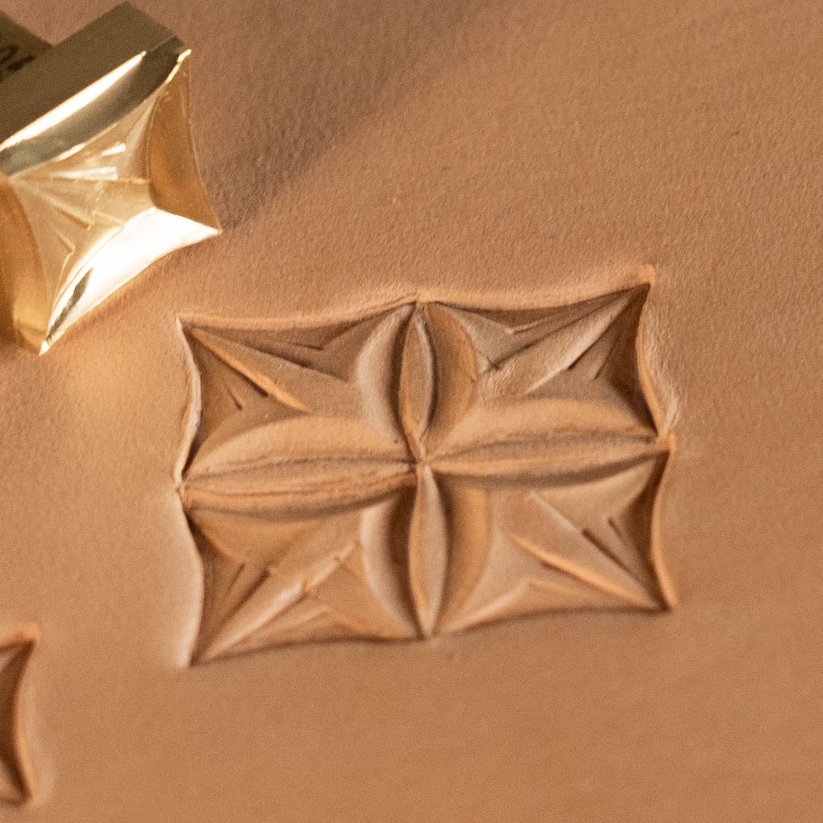LT305 Geometric Leather Stamping Tool–Star Shape Geometric 15x15mm (7/12" x 7/12")