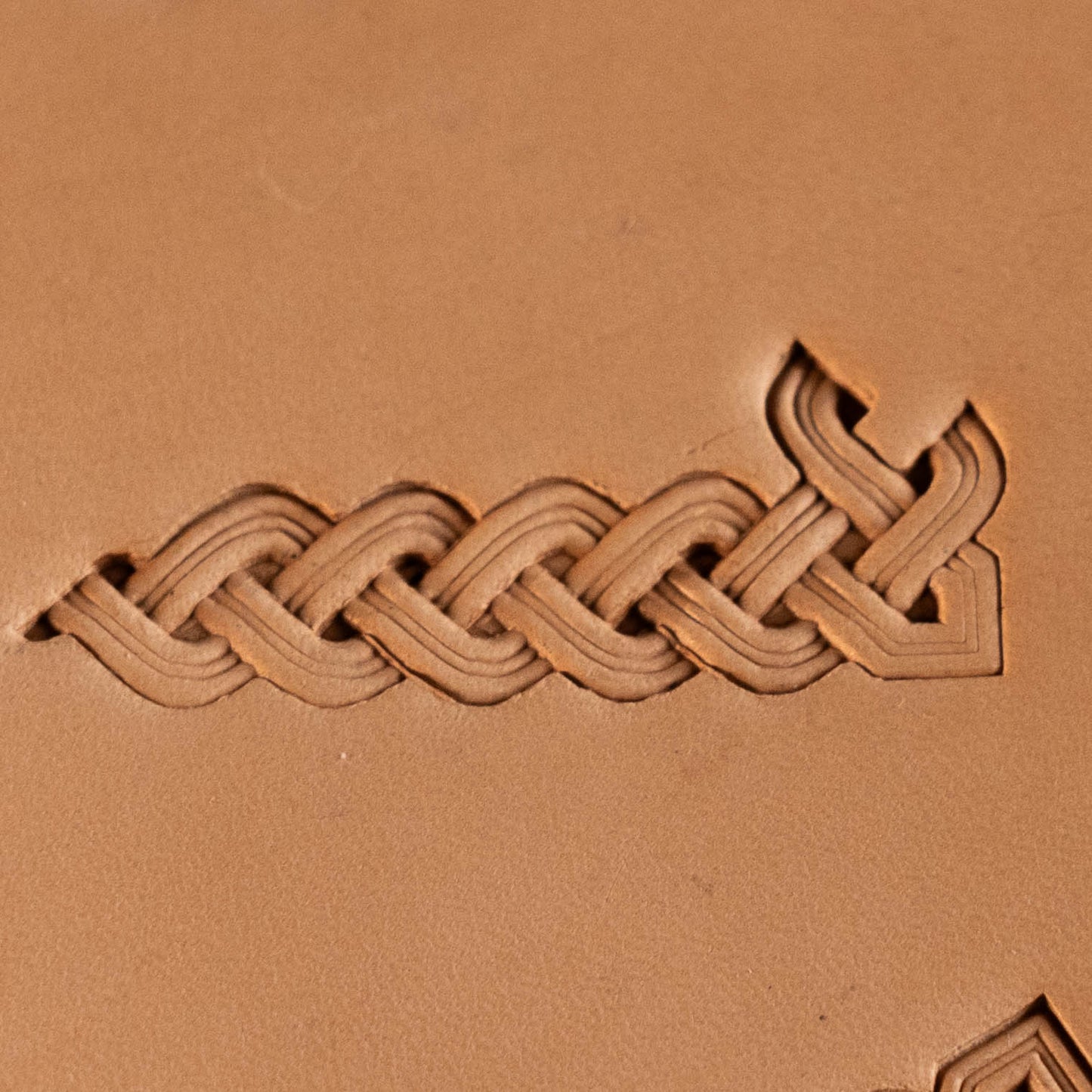 LT388 Basket Weave Leather Stamping Tool–Celtic Knot Basket Weave