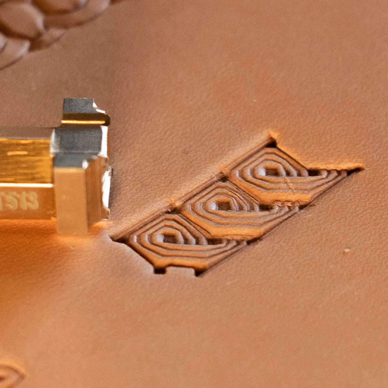 LT513 Geometric Leather Stamping Tool–Maze Lines Geometric 15x18mm (7/12" x 5/7")