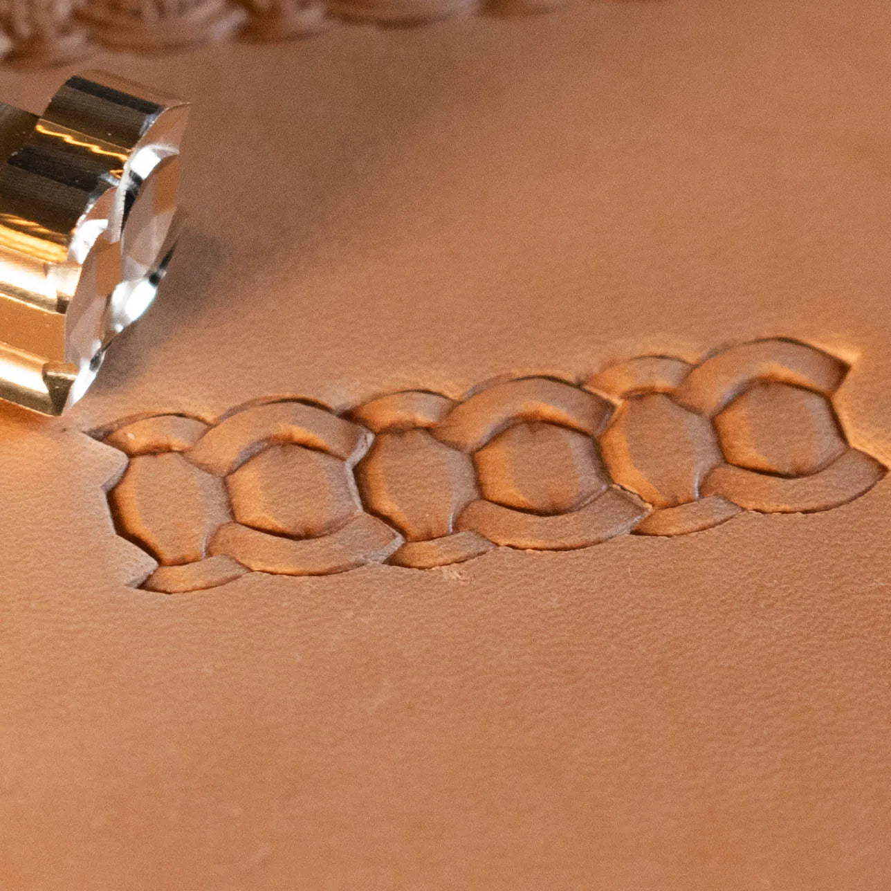 LT519 Geometric Leather Stamping Tool–Chain Link Geometric 17x14mm (2/3" x 5/9")