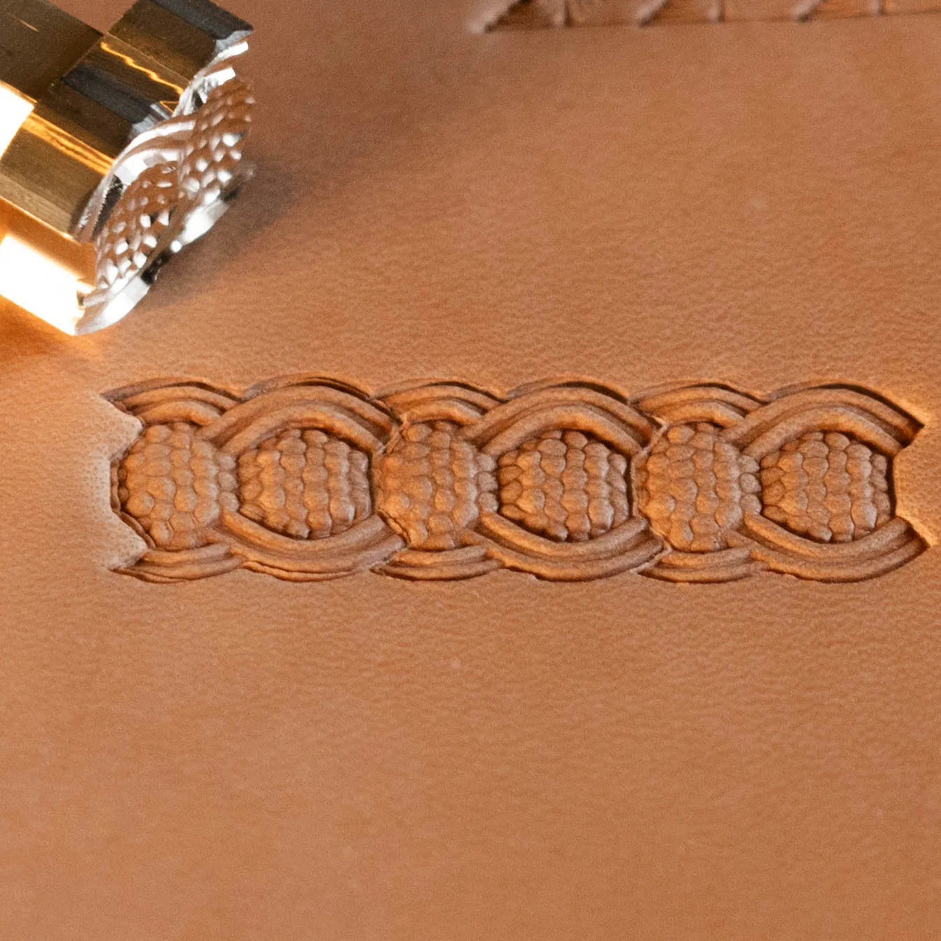 LT524 Basket Weave Leather Stamping Tool–Celtic Texture Basket Weave 17x14mm (2/3" x 5/9")