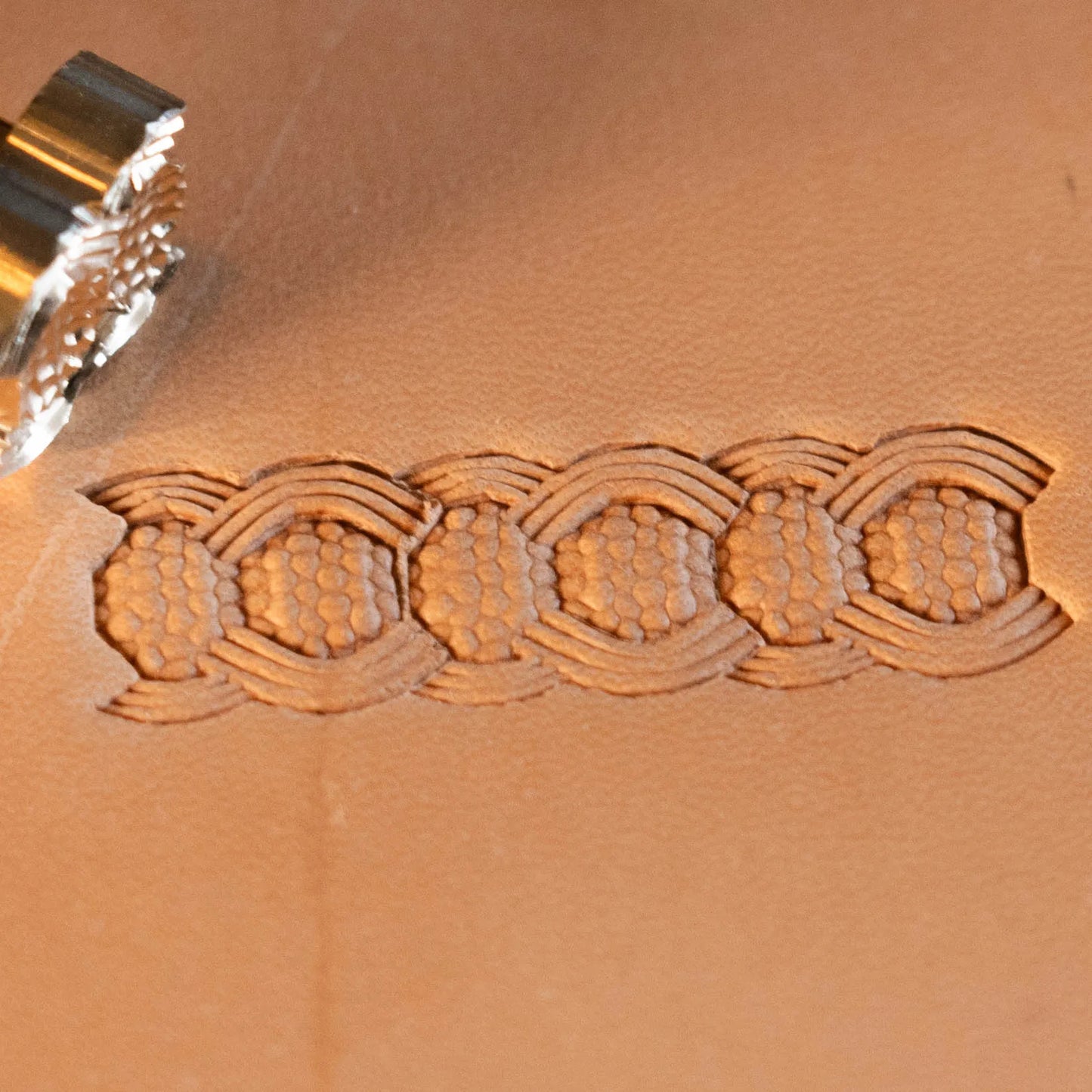 LT526 Basket Weave Leather Stamping Tool–Honeycomb Strip Basket Weave 17x14mm (2/3" x 5/9")