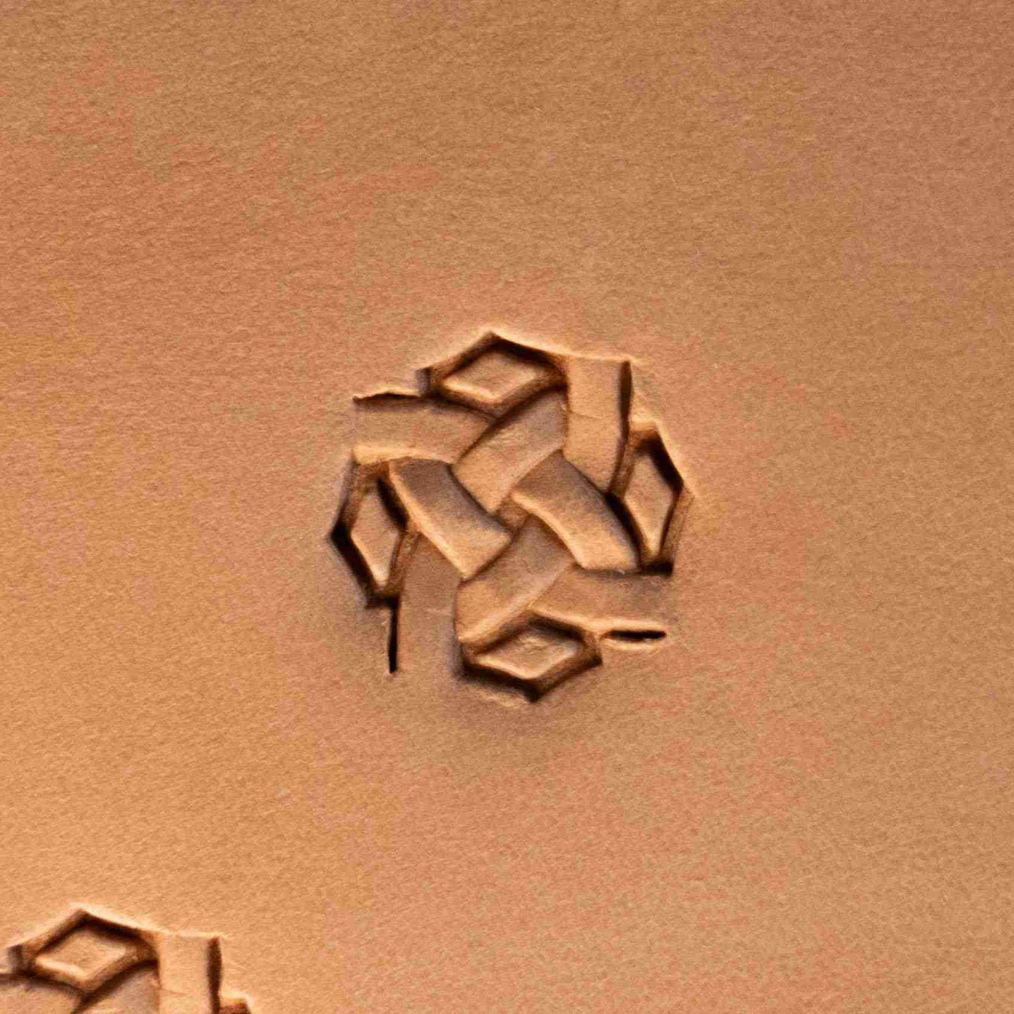 LT553 Geometric Leather Stamping Tool–Celtic Knot Geometric 14x14mm (5/9" x 5/9")