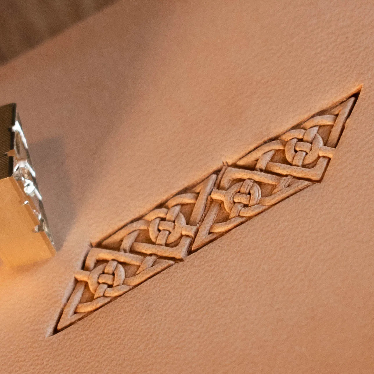 LT599 Celtic Knot Leather Stamping Tool– Celtic Knot 13x13mm (1/2" x 1/2")