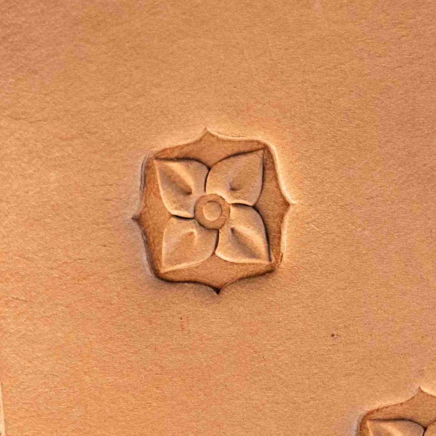 LT609 Geometric Leather Stamping Tool–Floral Geometric 17x17mm (2/3" x 2/3")