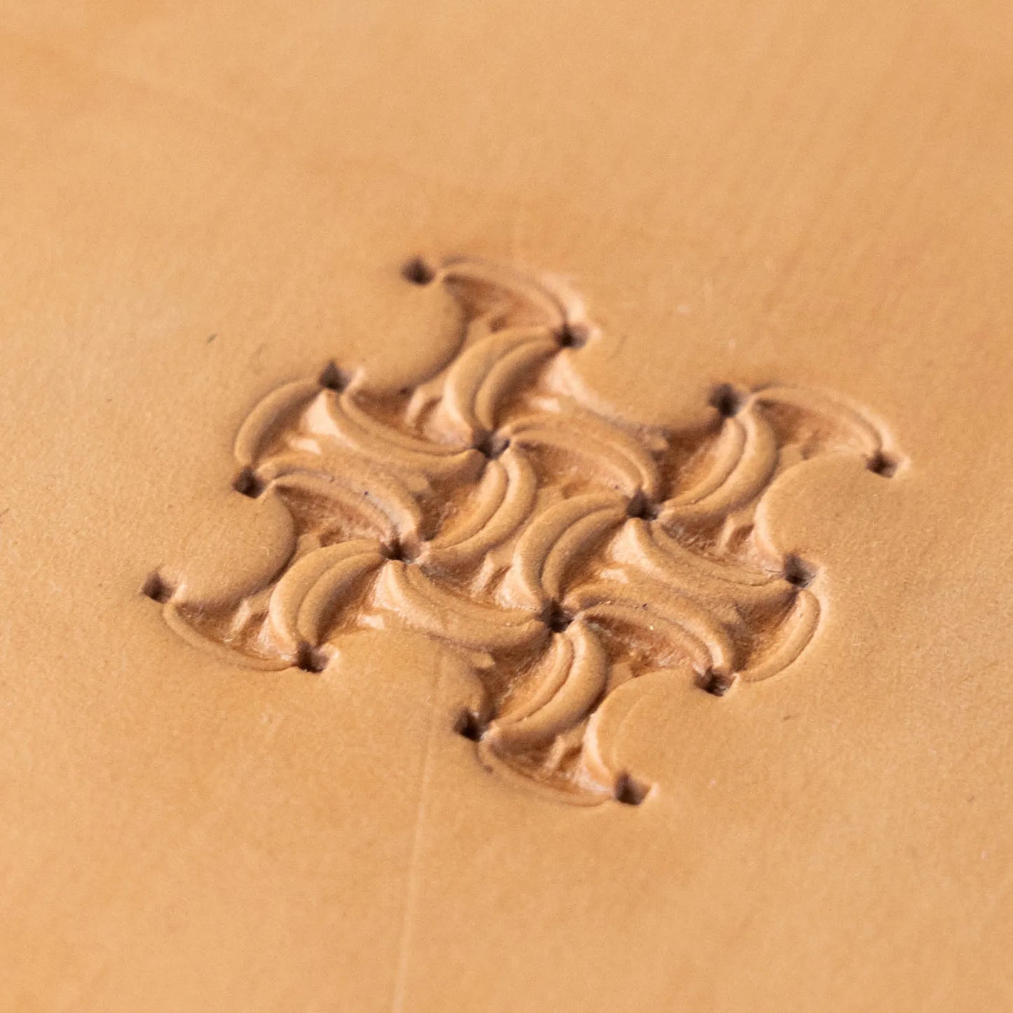 LT244 Interlocking Crescents Leather Stamping Tool– Interlocking Crescents 11x15mm (7/16x5/8")