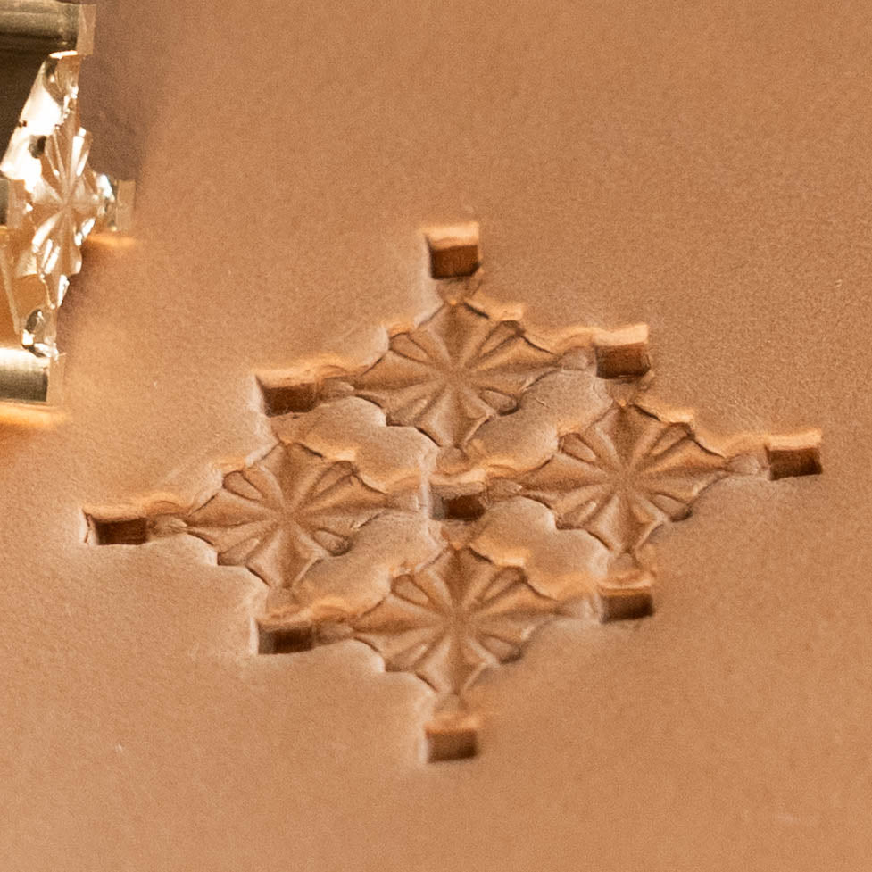 LT304 Geometric Leather Stamping Tool–Star Center Geometric 15x15mm (7/12" x 7/12")