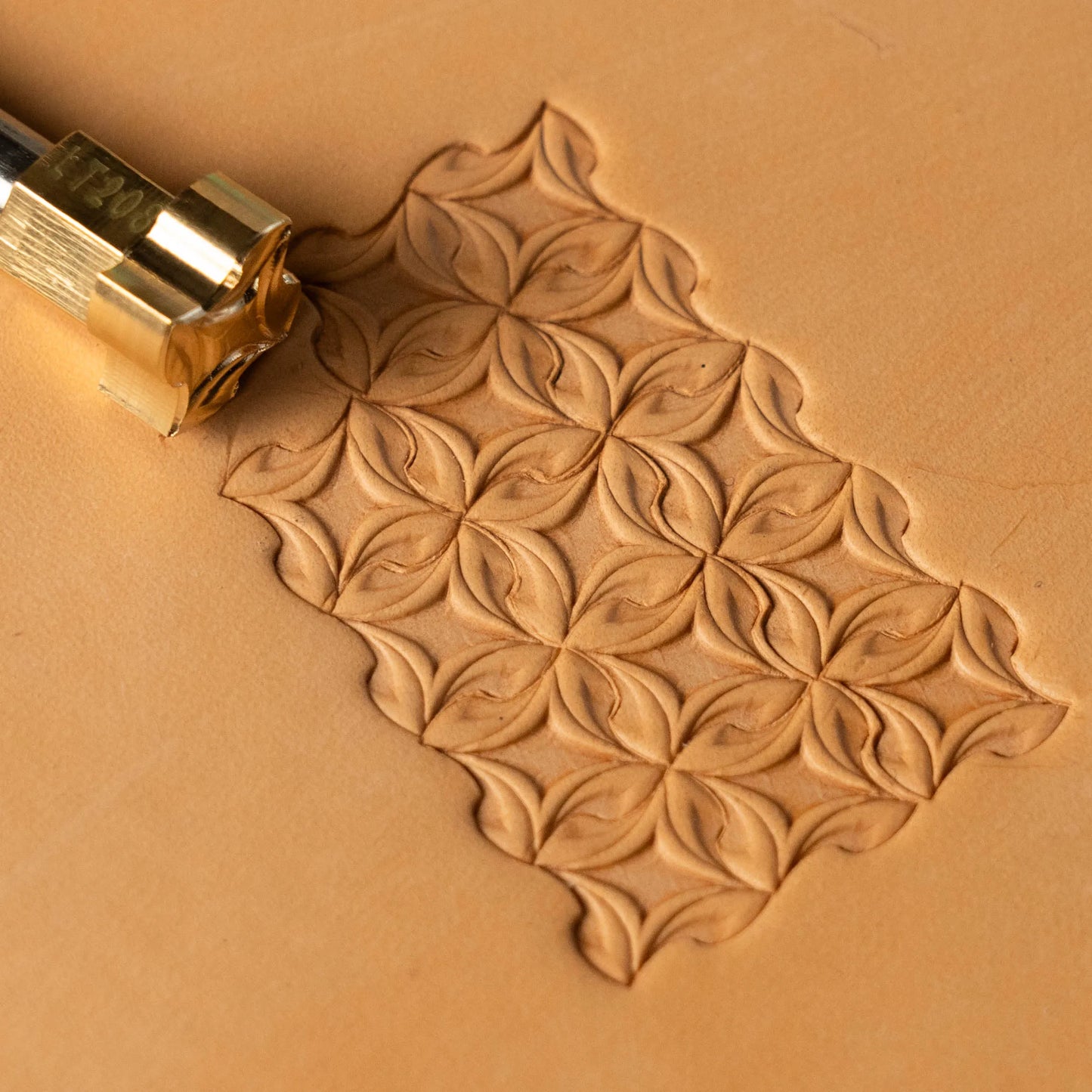 LT208 Petal Geometry Leather Stamping Tool– Petal Geometry 15x15mm (5/8x5/8")