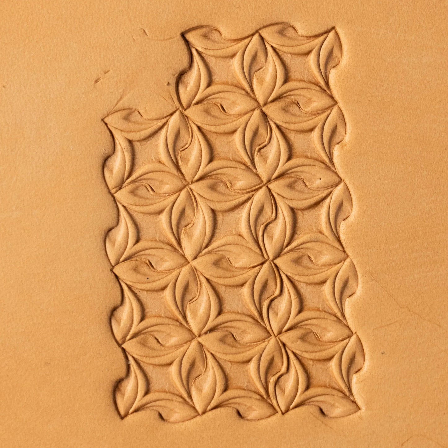 LT208 Petal Geometry Leather Stamping Tool– Petal Geometry 15x15mm (5/8x5/8")