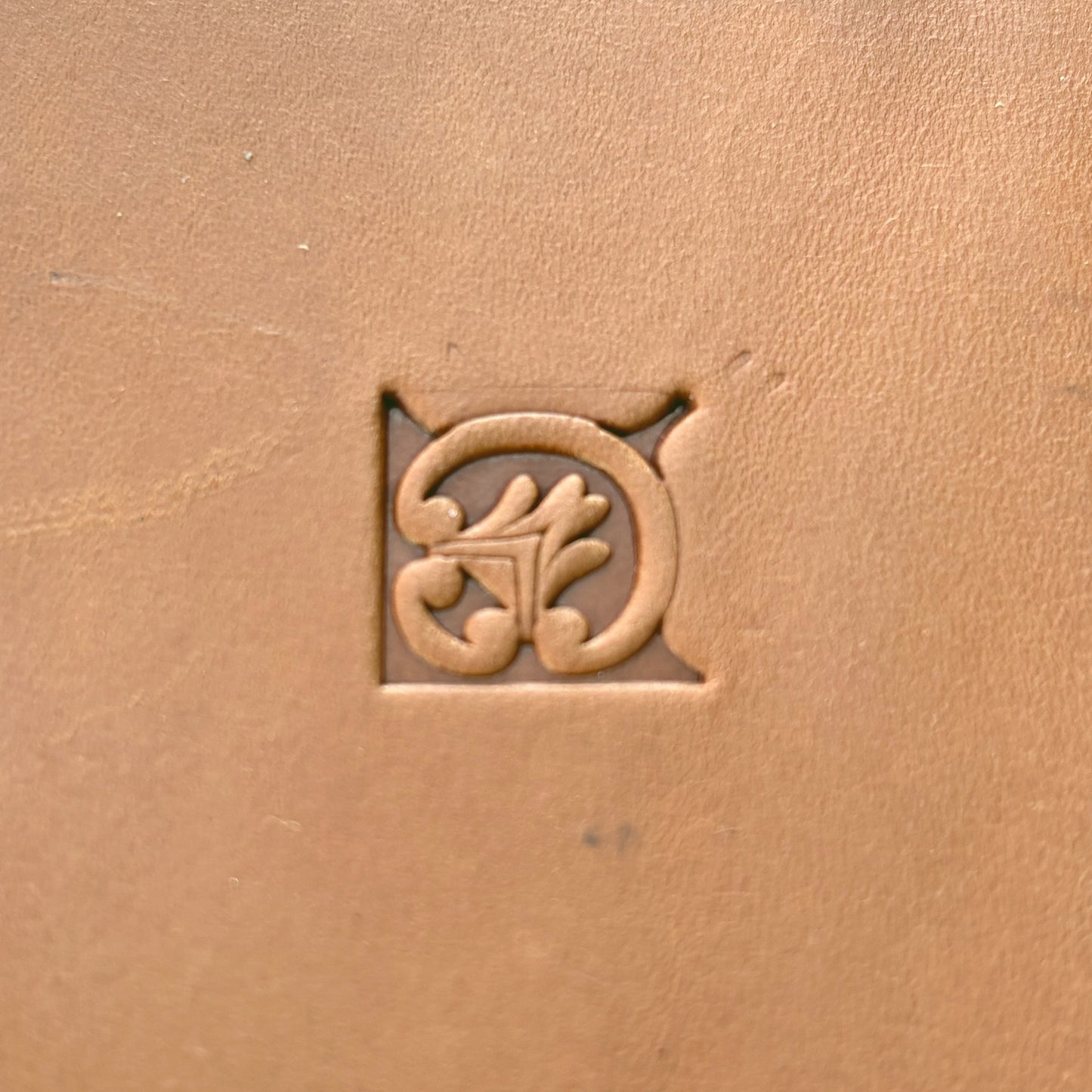 Leaf leather stamp LT140 — pattern imprint on veg-tan leather