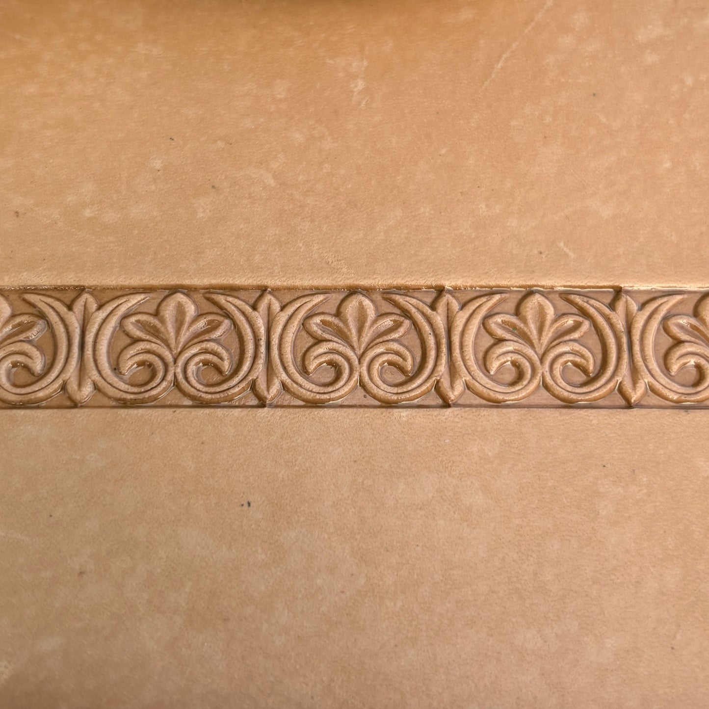 Ornamental Scroll leather stamp LT171 — pattern imprint on veg-tan leather