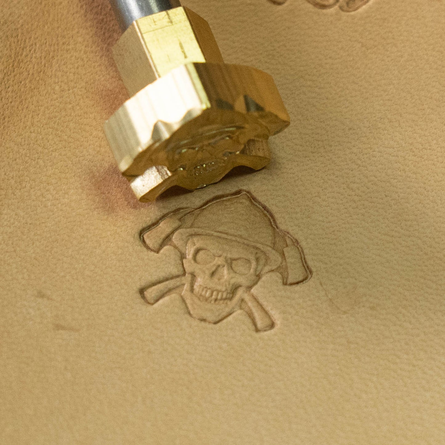 LT638 Skull Leather Stamping Tool–Pirate Hat Skull 6x13mm (3/13" x 1/2")