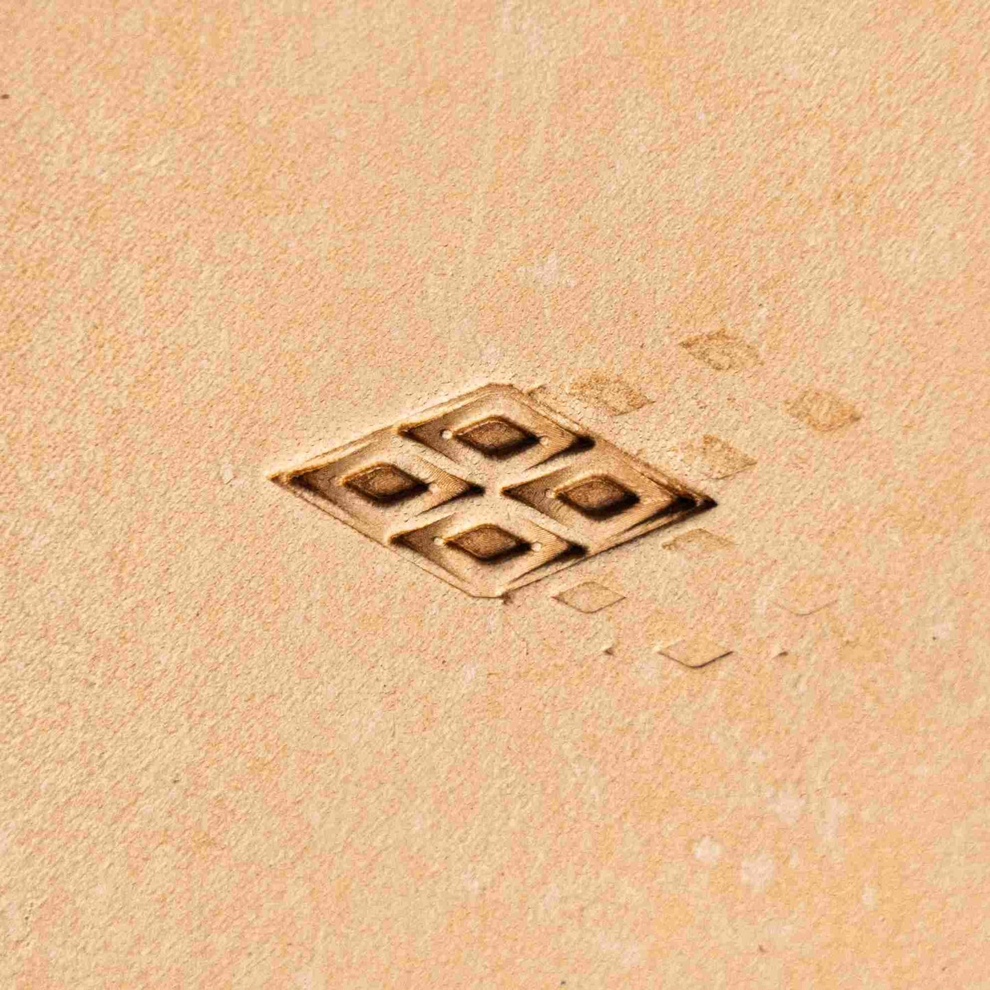 LT028 Geometric Leather Stamping Tool–Diamond Grid Geometric 21x10mm (13/16"x3/8")