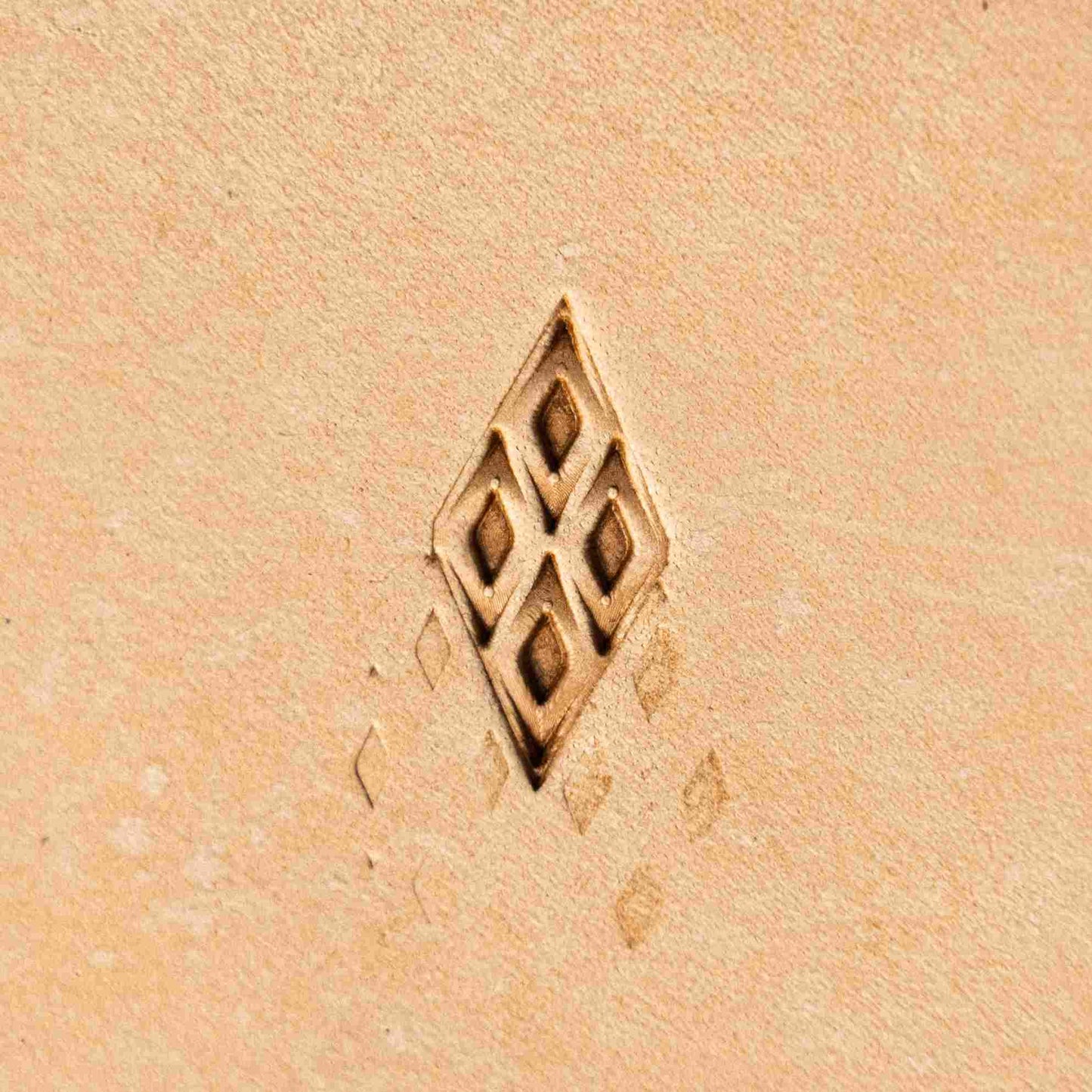 LT028 Geometric Leather Stamping Tool–Diamond Grid Geometric 21x10mm (13/16"x3/8")