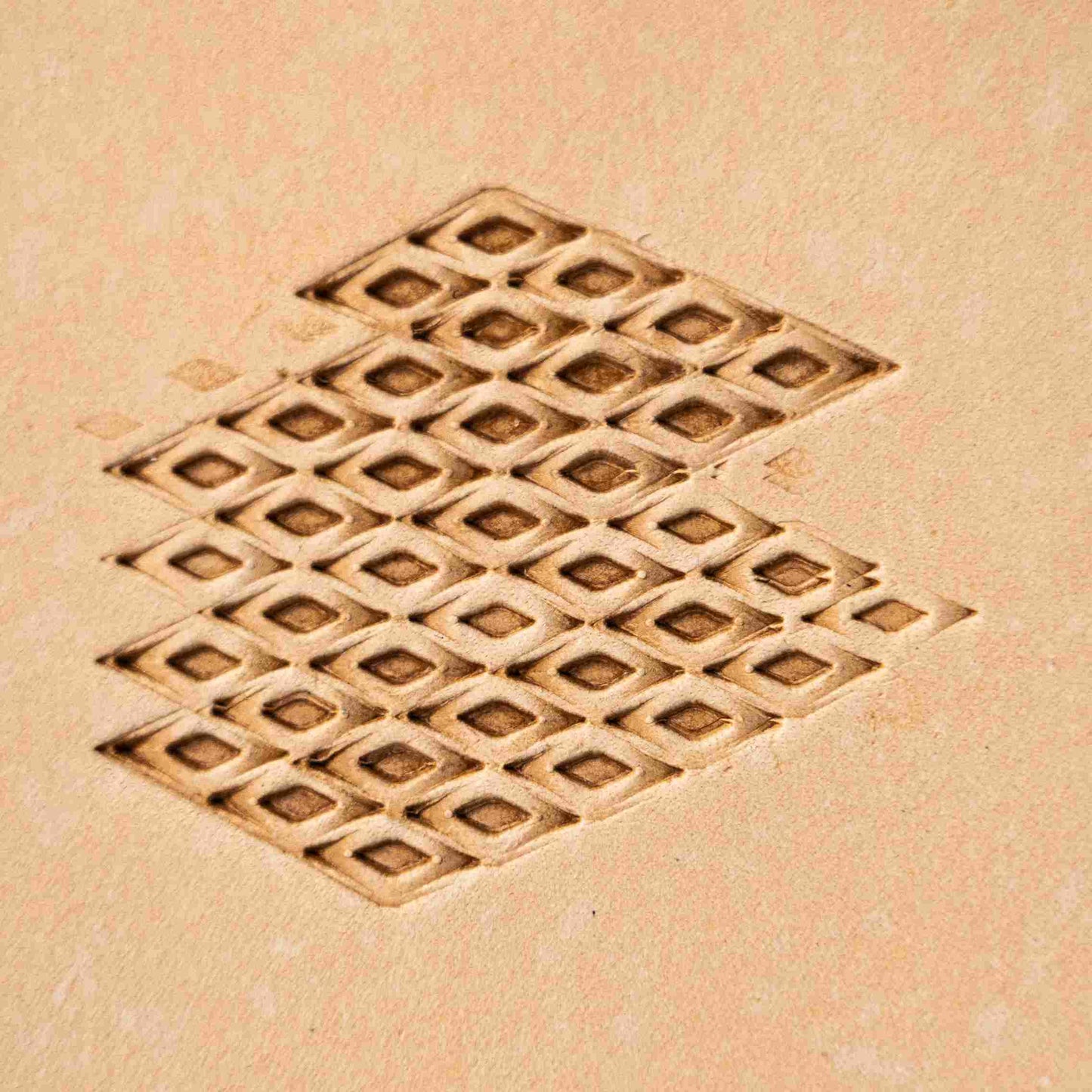 LT028 Geometric Leather Stamping Tool–Diamond Grid Geometric 21x10mm (13/16"x3/8")