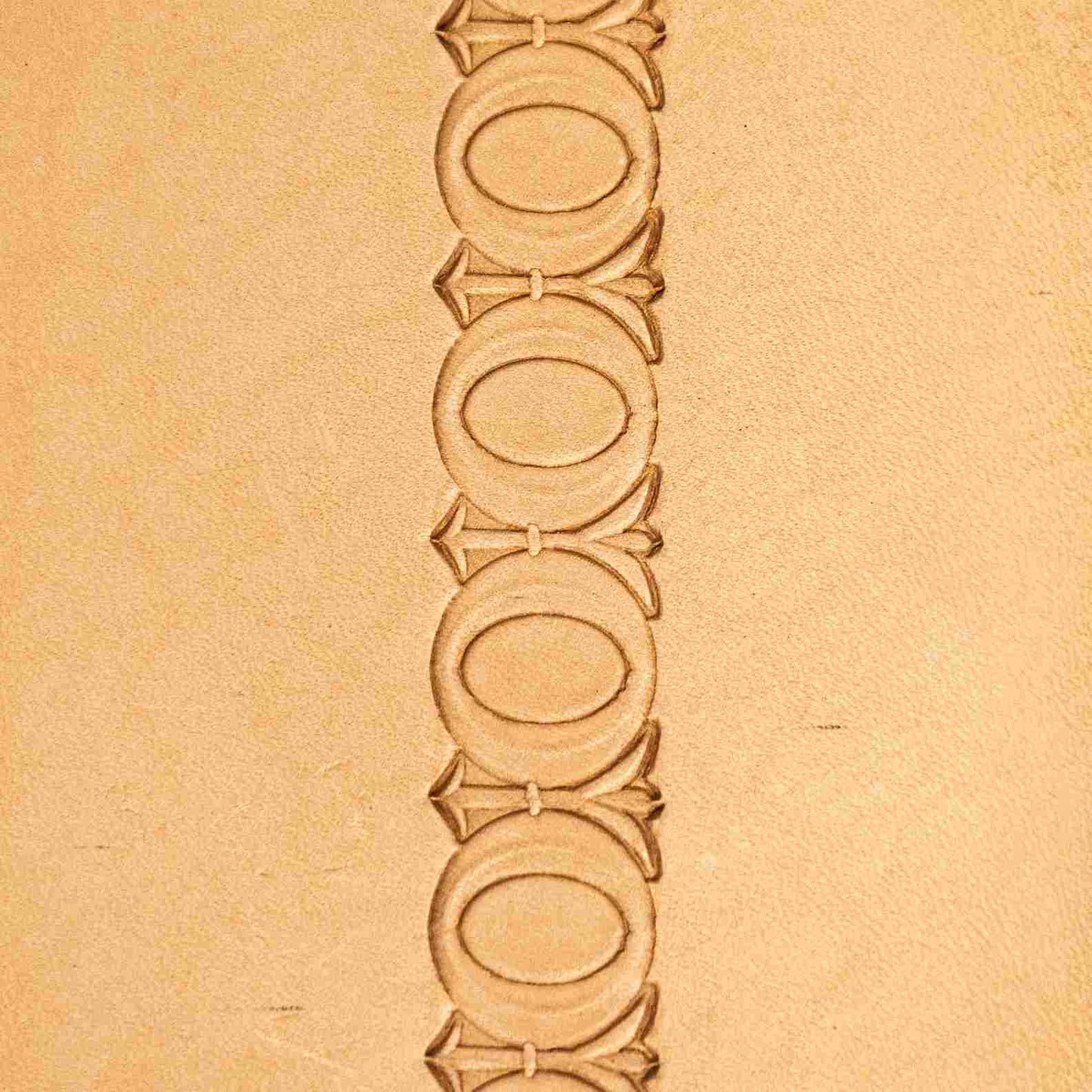 LT056 Geometric Leather Stamping Tool–Oval Border Geometric 16x14mm (5/8"x9/16")