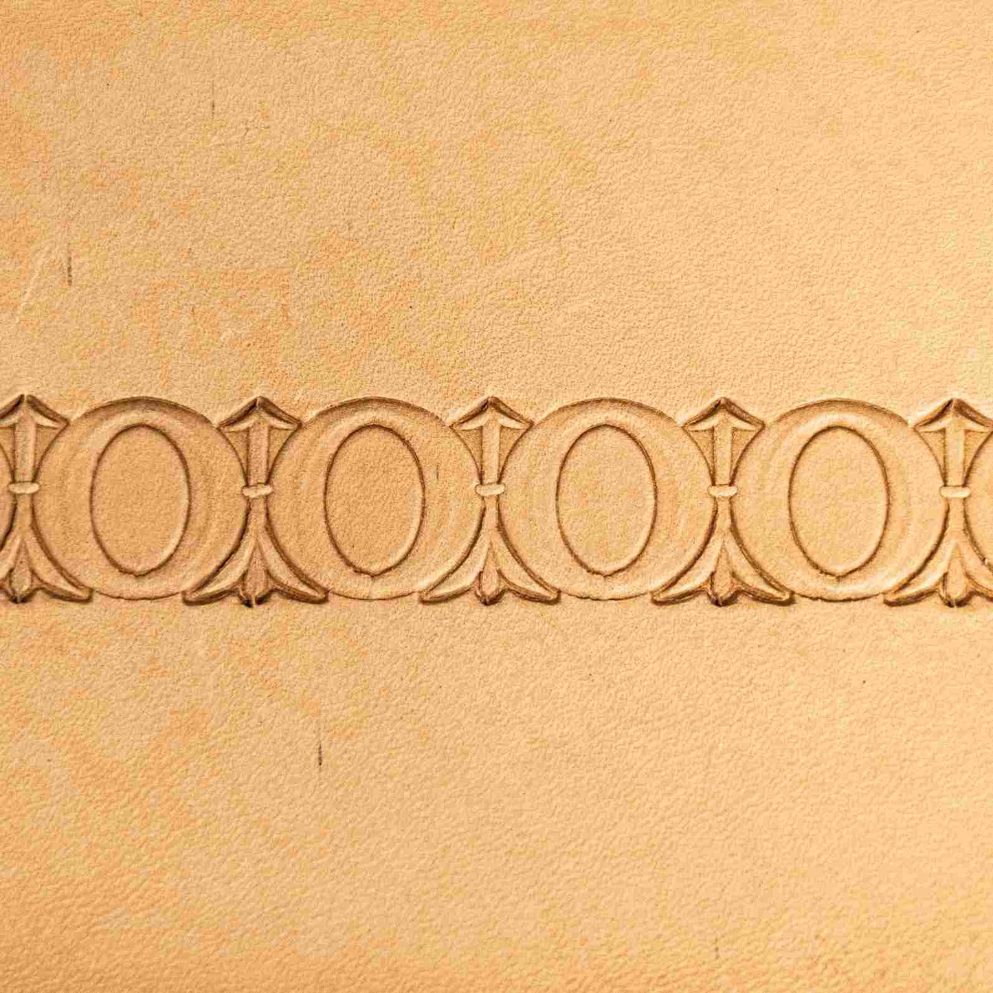 LT056 Geometric Leather Stamping Tool–Oval Border Geometric 16x14mm (5/8"x9/16")