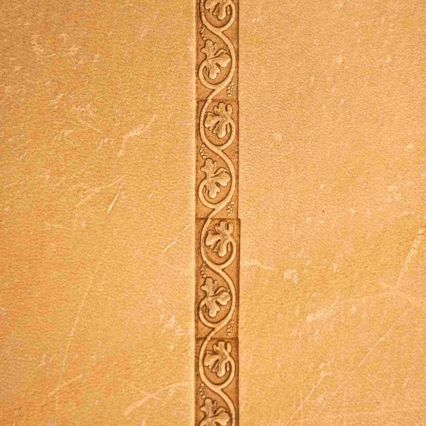 LT188 Oak Leaf Leather Stamping Tool–Border Strip Oak Leaf 20x7mm (11/14" x 3/11")