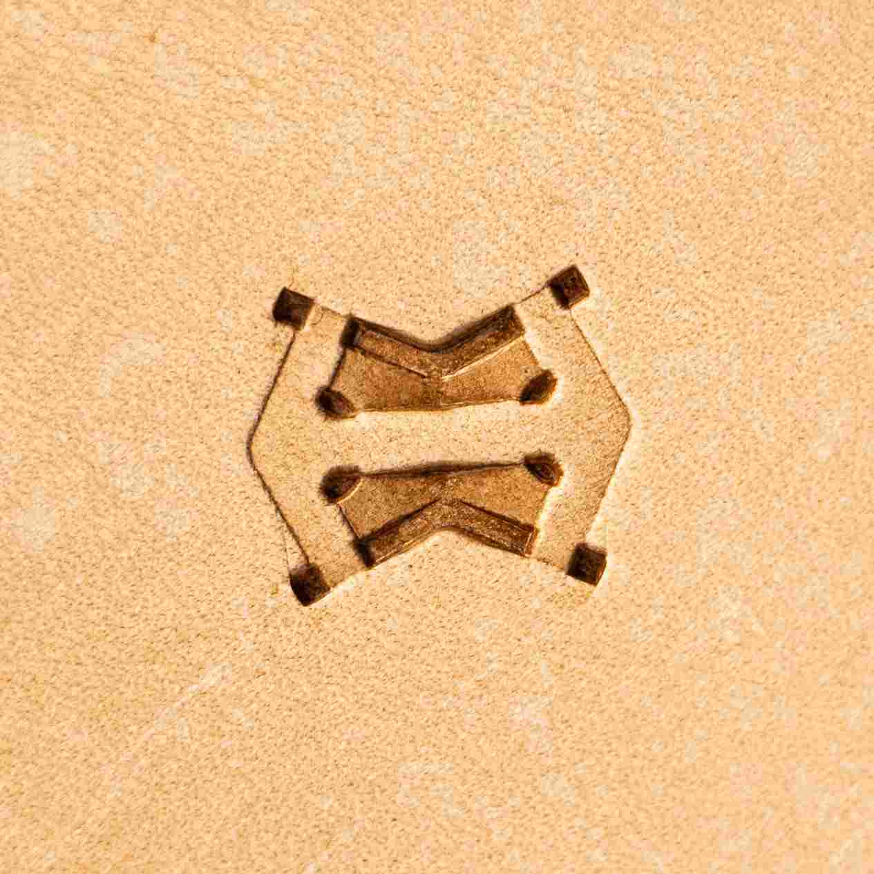 LT013 Geometric Leather Stamping Tool–Interlocking Lines Geometric