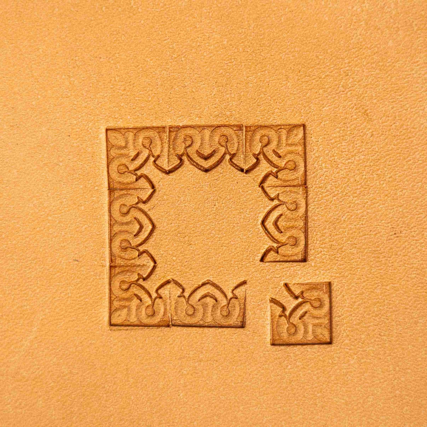 LT082 Ornate Border Leather Stamping Tool– Ornate Shape