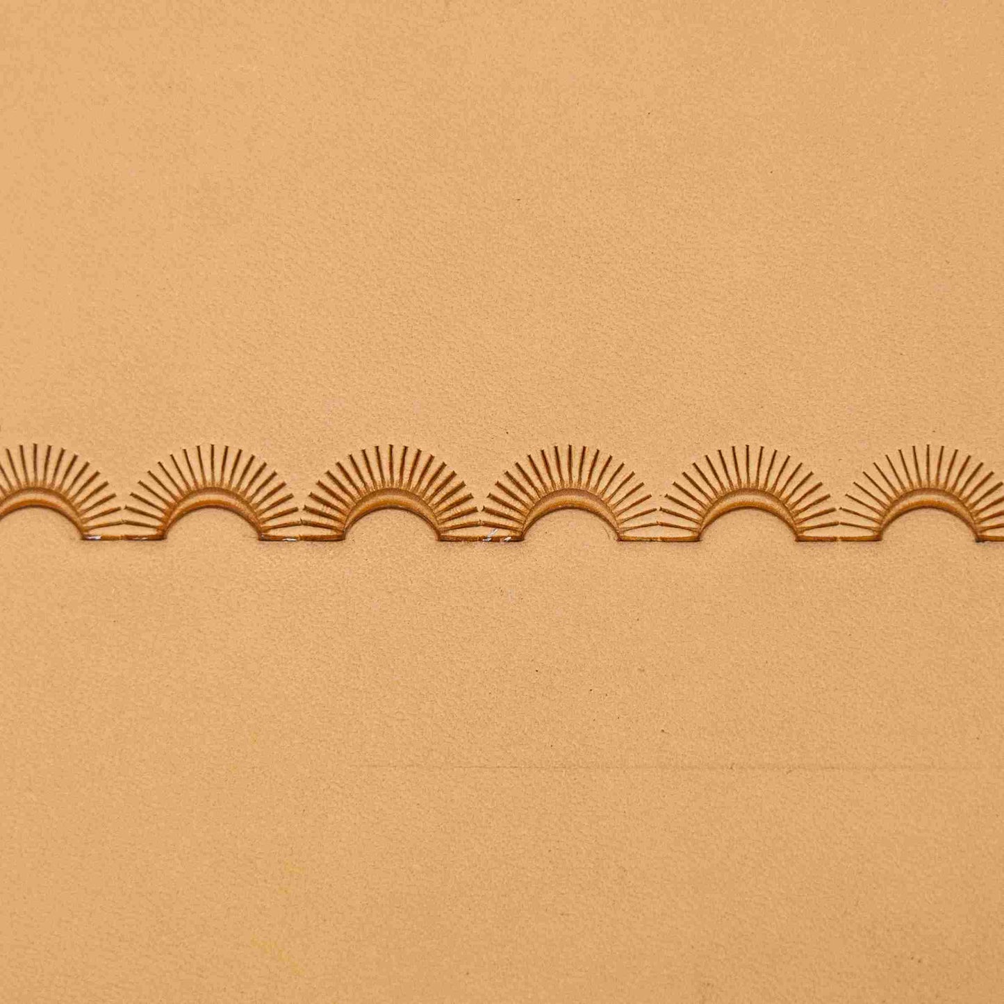 LT124 Sunburst Border Leather Stamping Tool– Sunburst Border 13x7mm (1/2" x 3/11")