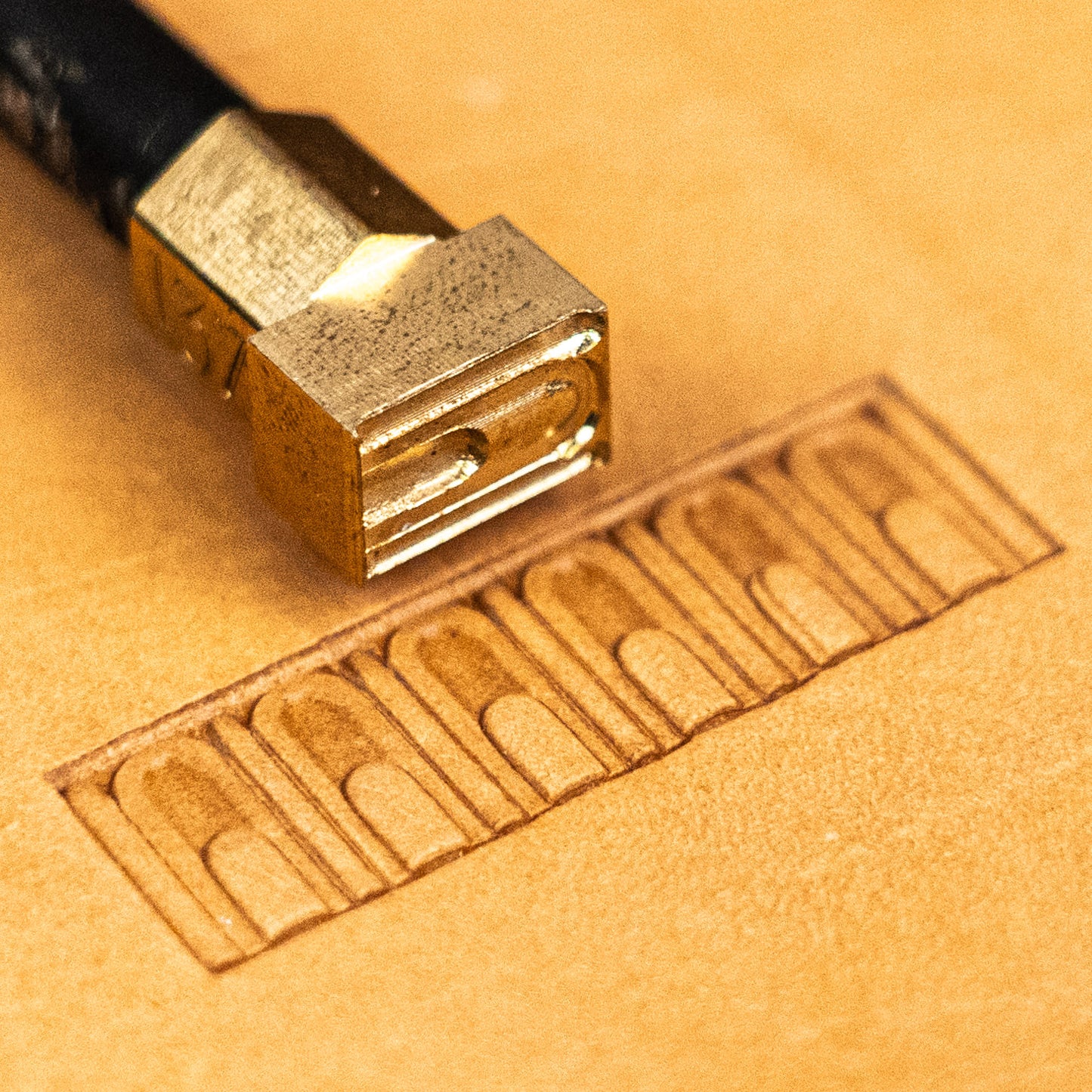 Geometric Leather Stamp – Arch Border